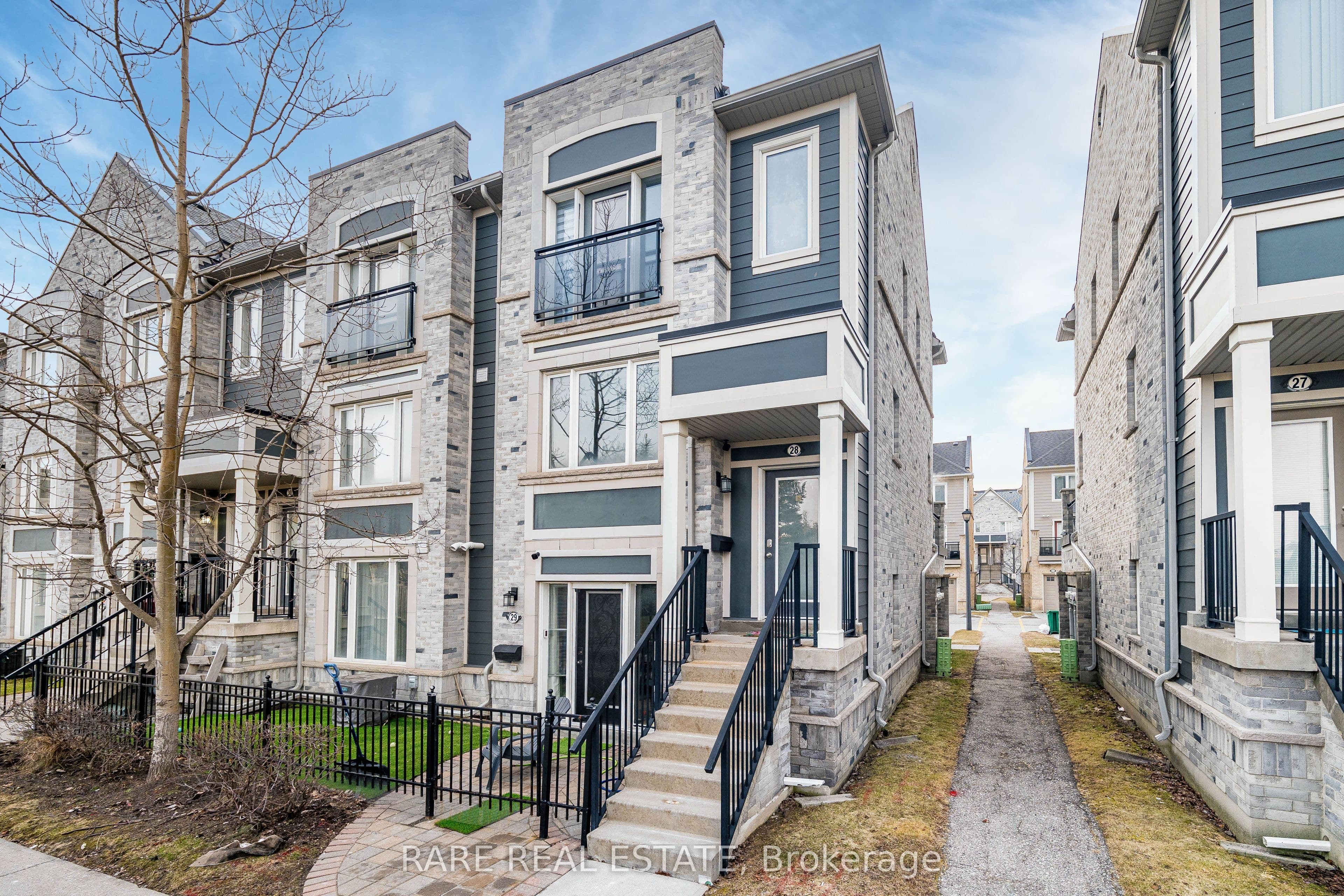 Unit 28 60 Fairwood Circle photo 1