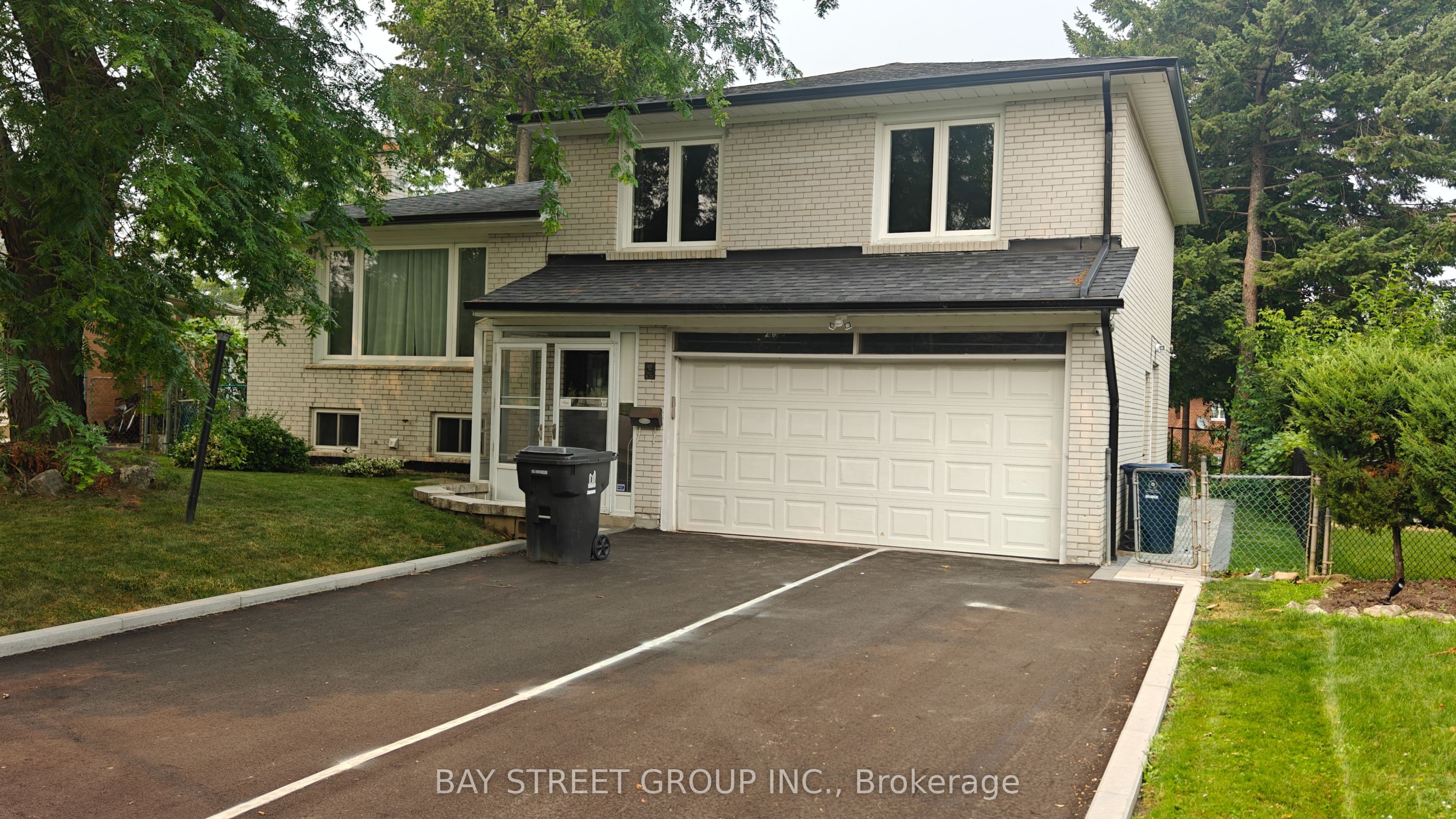 Unit lower 9 Mosedale Crescent photo 1