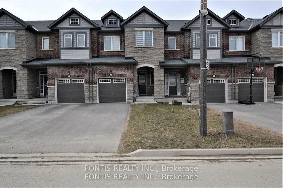 47 Phyllis Drive photo 1