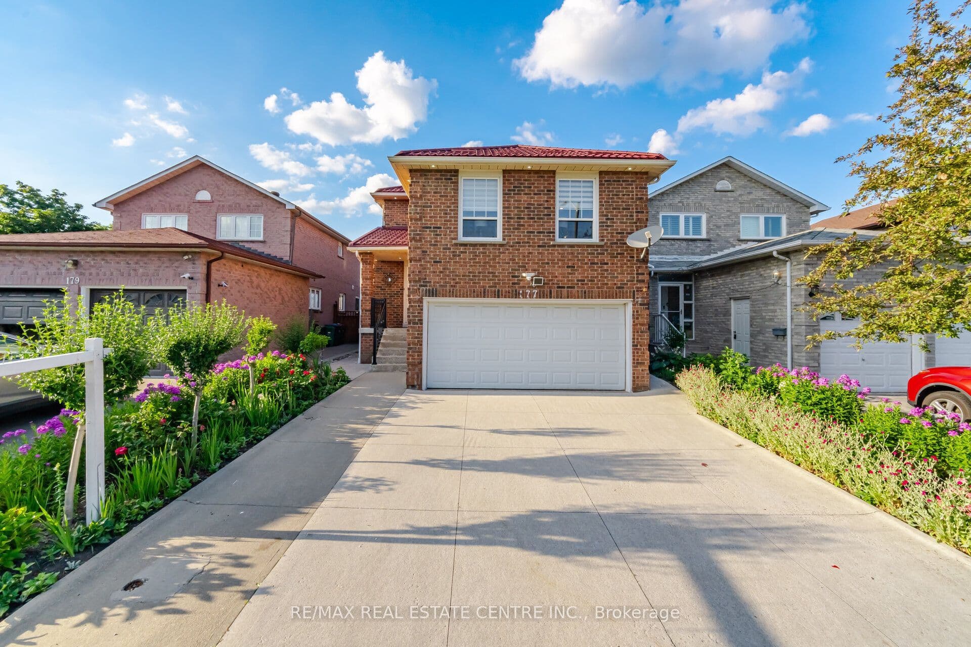 177 Surbray Grove photo 1