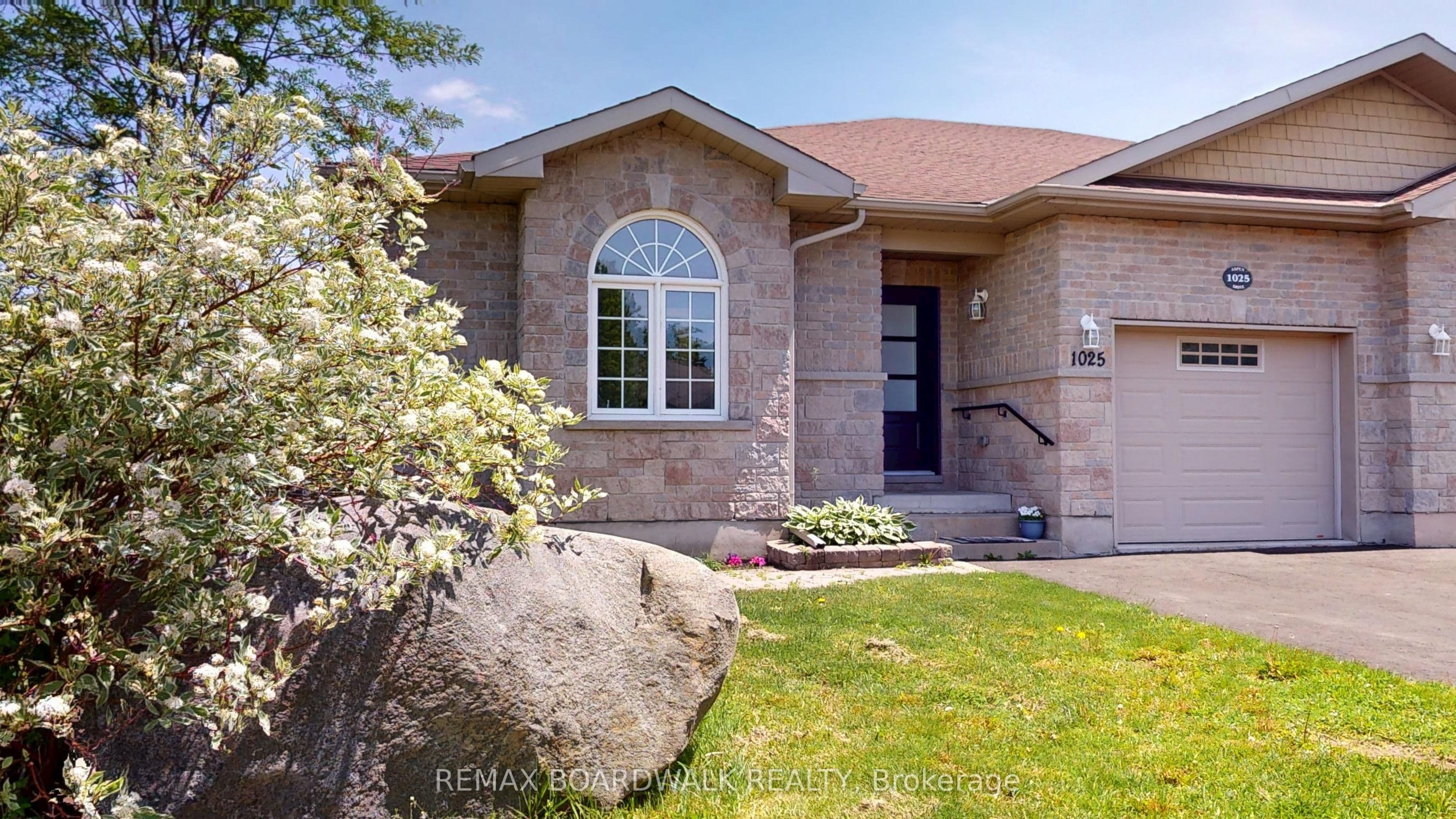 1025 Aspen Drive photo 1