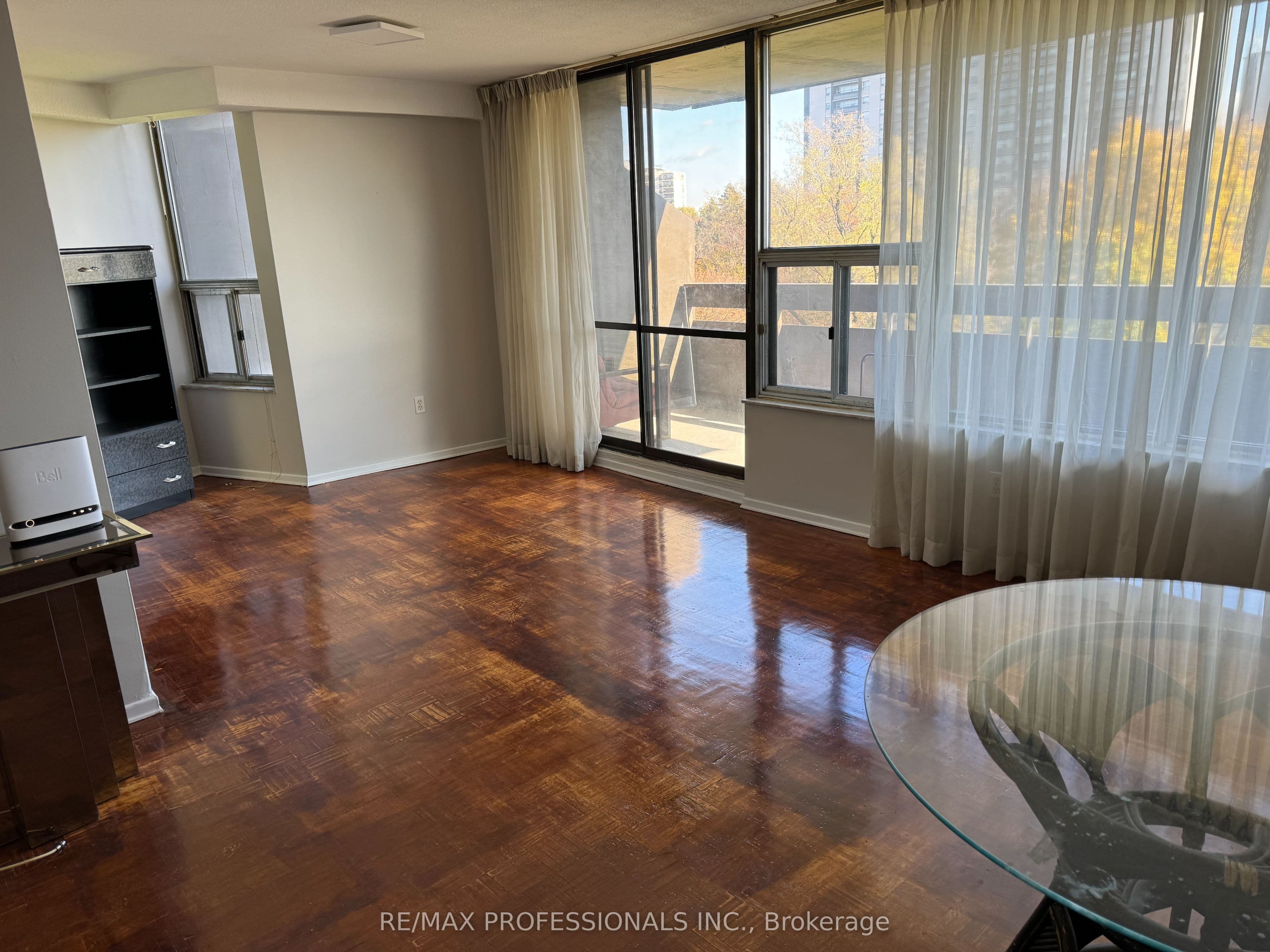 Unit 602 11 Wincott Drive photo 1