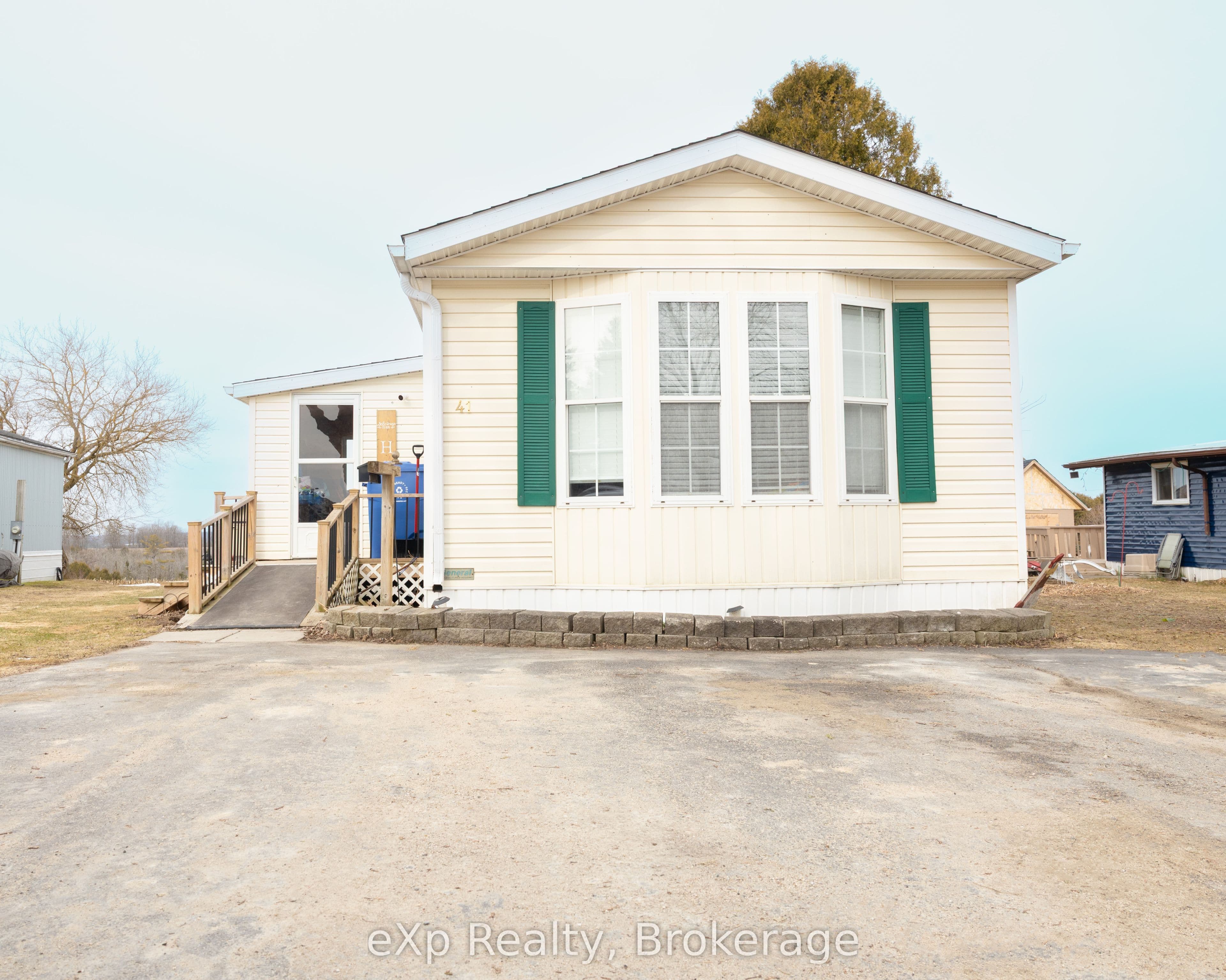Unit Unit #41 302694 Douglas Street photo 1