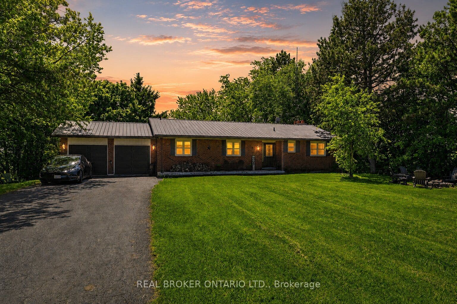 6543 Chippewa Road photo 1
