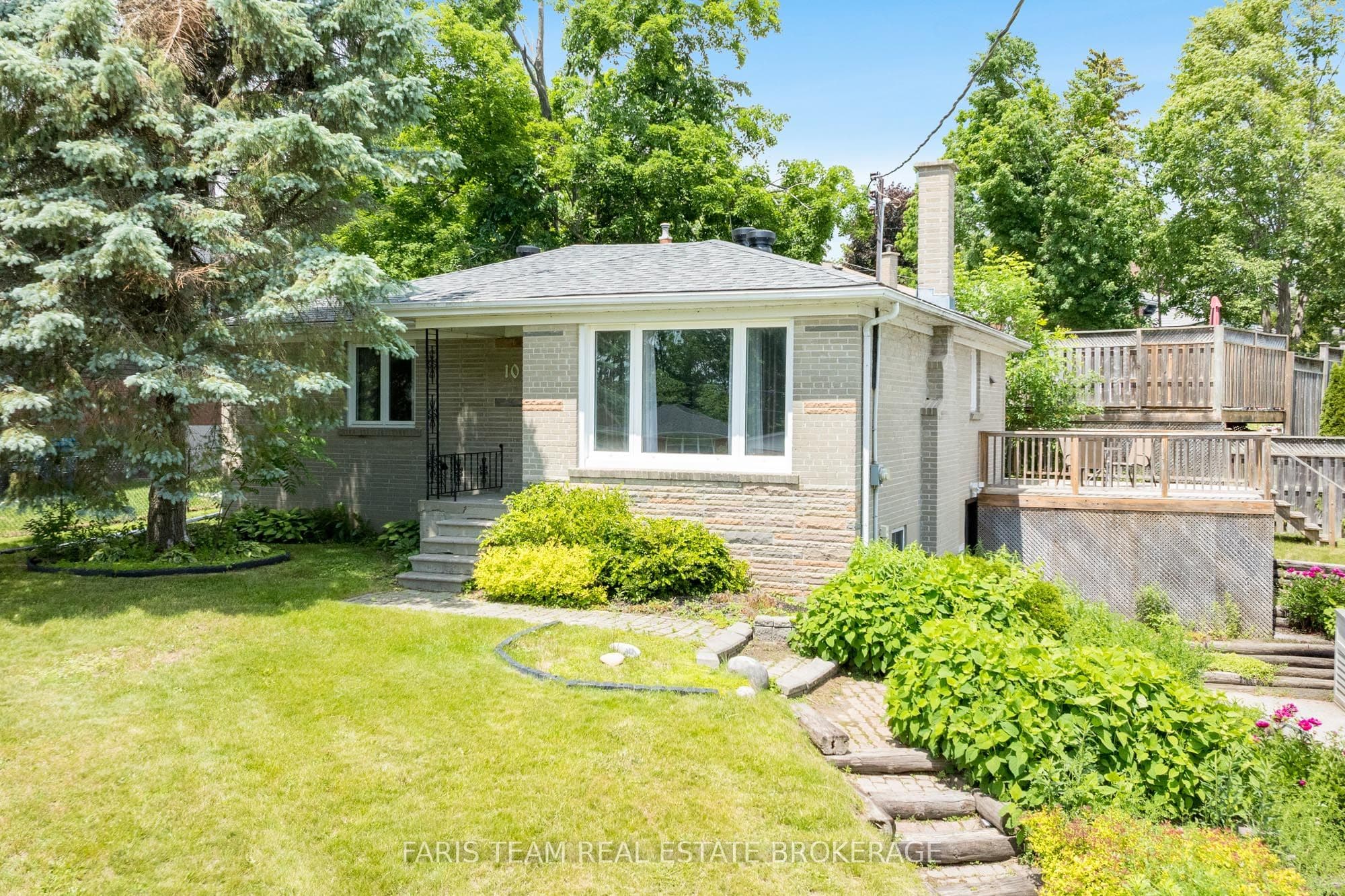 10 Karen Crescent photo 1