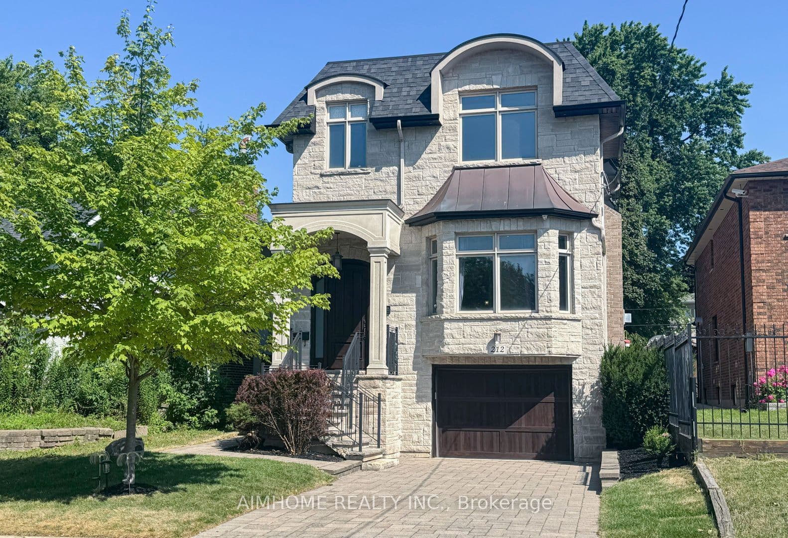 212 Hollywood Avenue photo 1