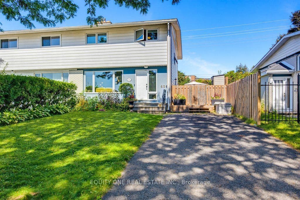 45 Southview Crescent photo 1