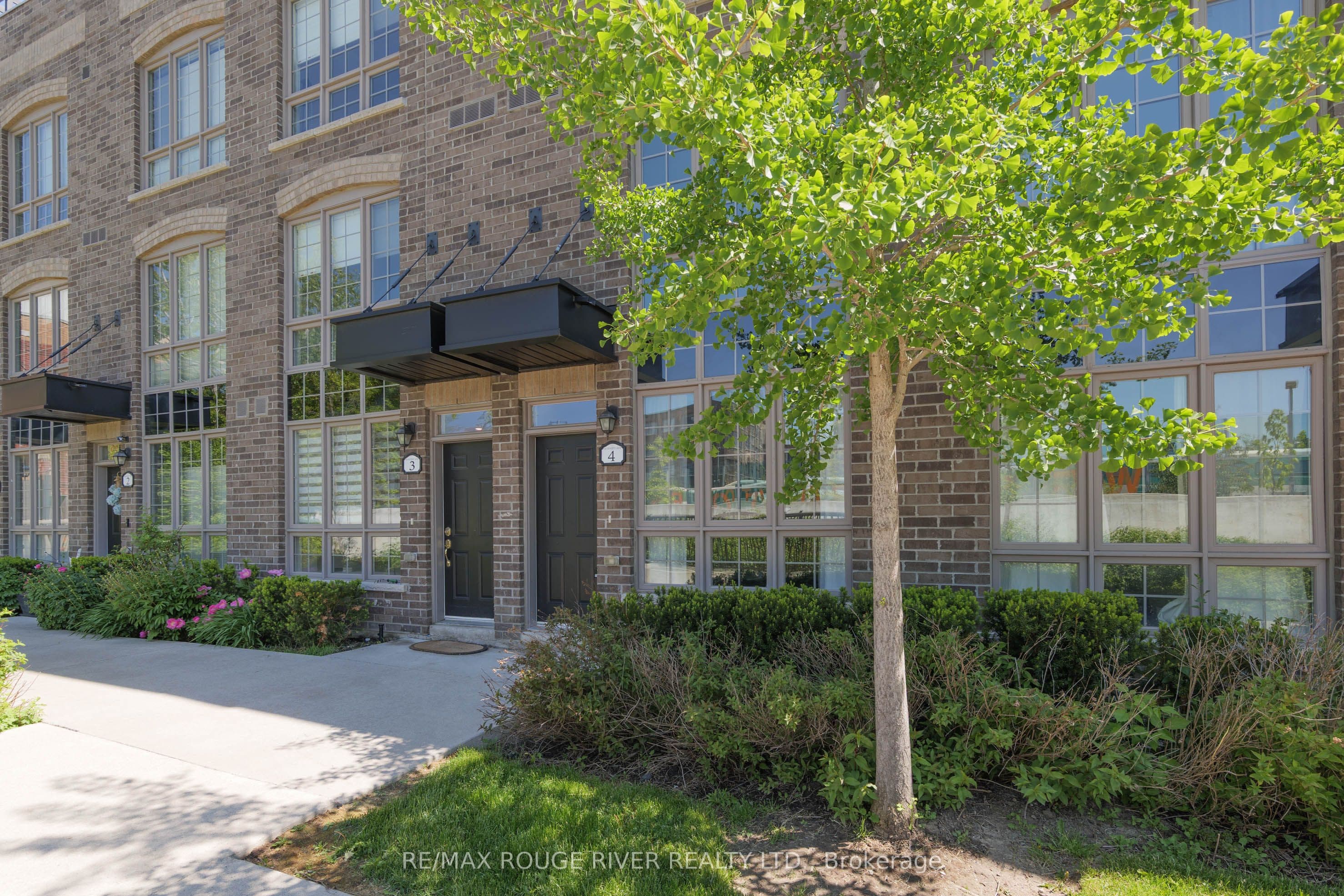 Unit 4 26 Ernest Avenue photo 1