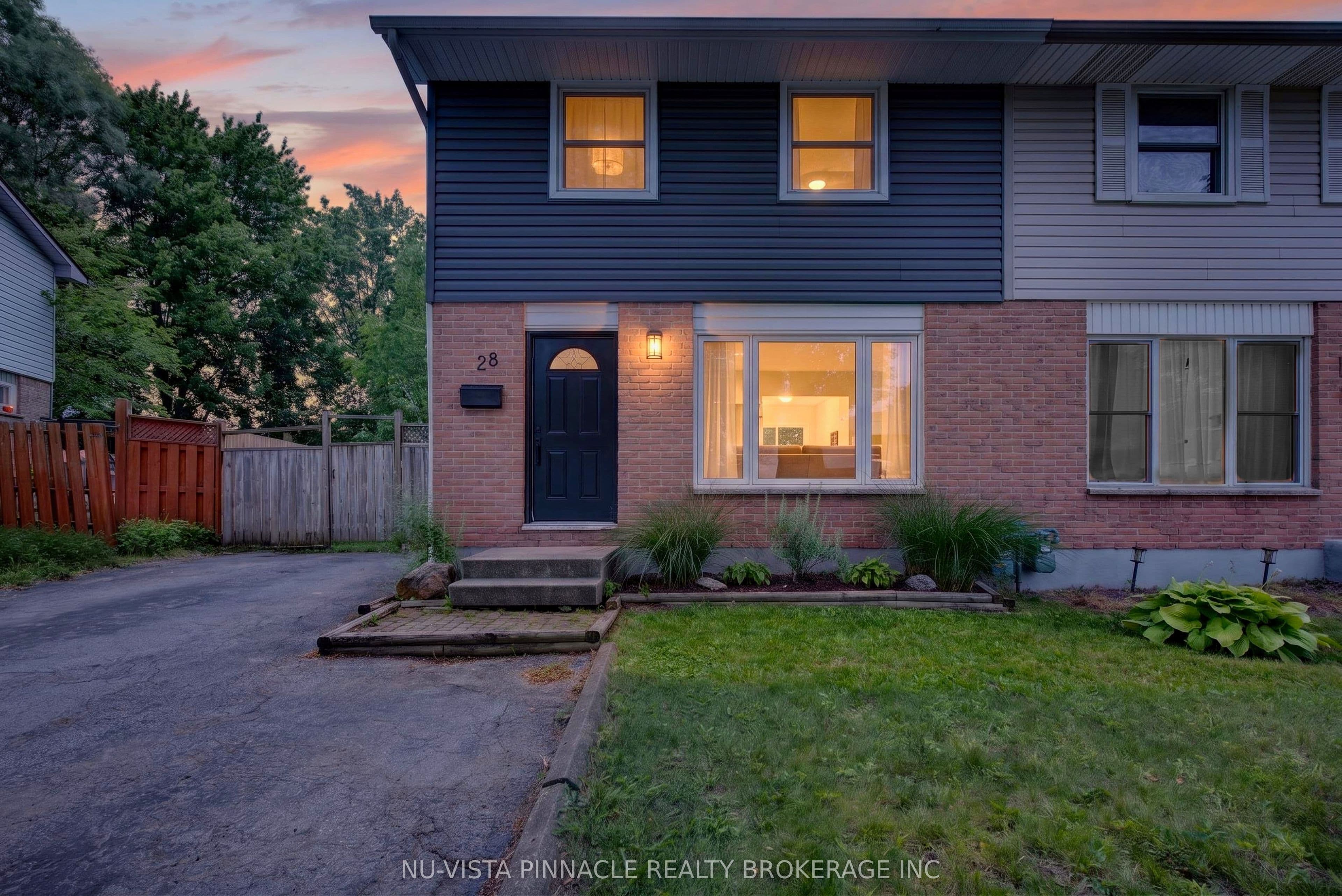 28 Edgemere Crescent photo 1