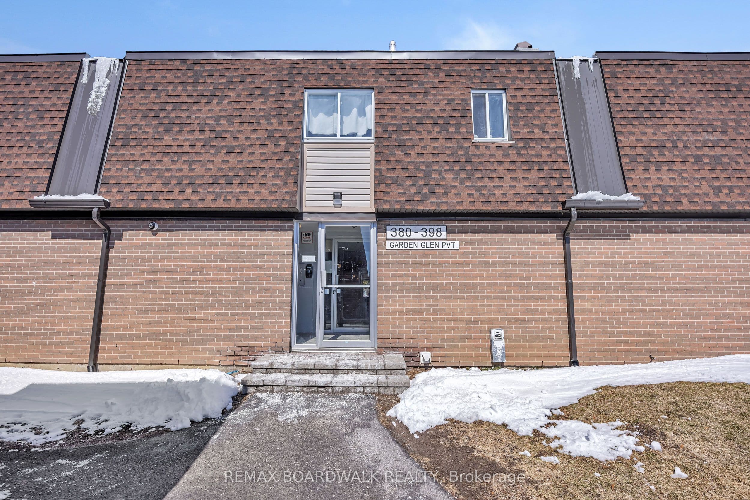Unit 67 392 Garden Glen Private photo 1