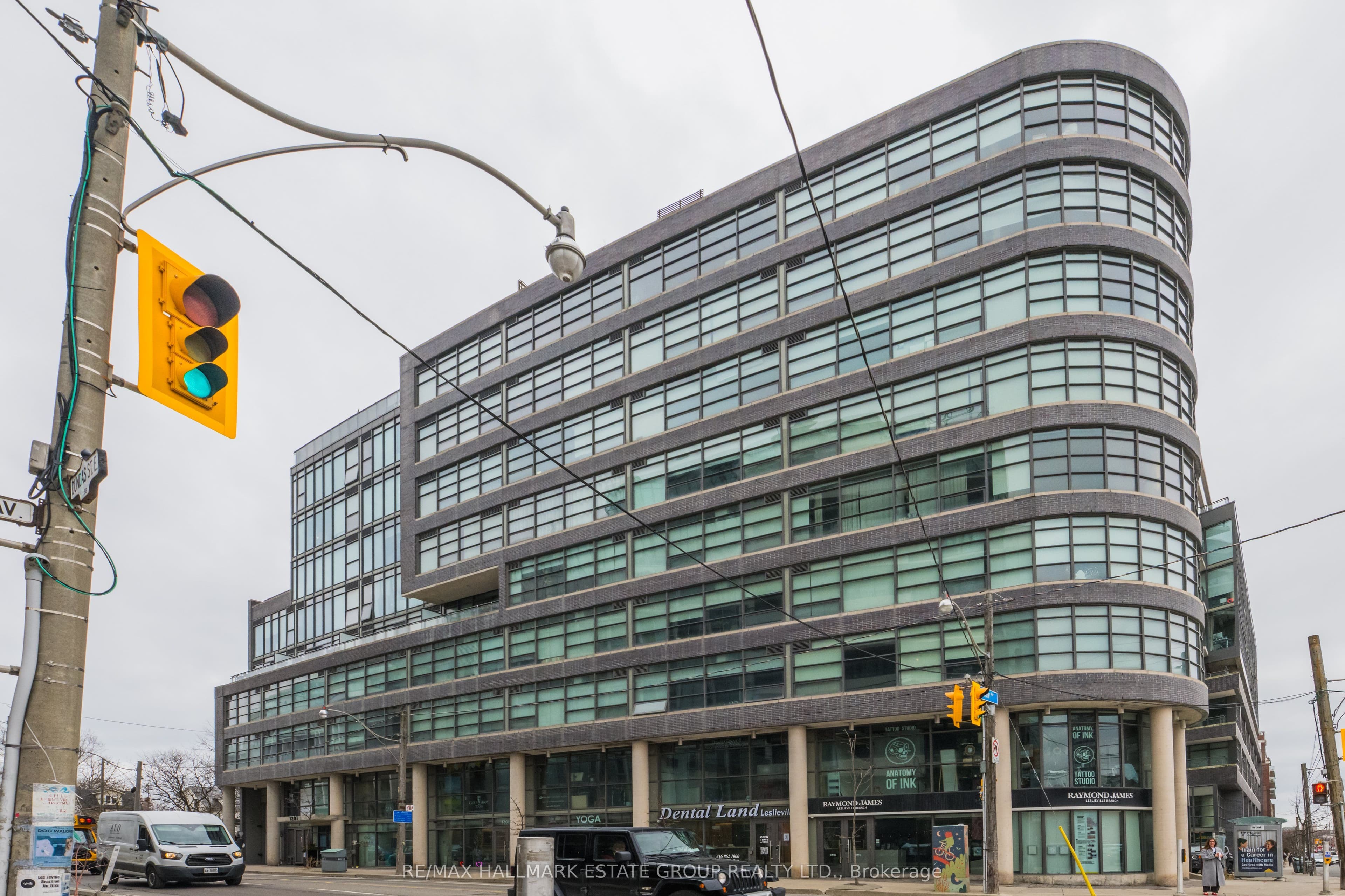 Unit 205 1201 Dundas Street photo 1