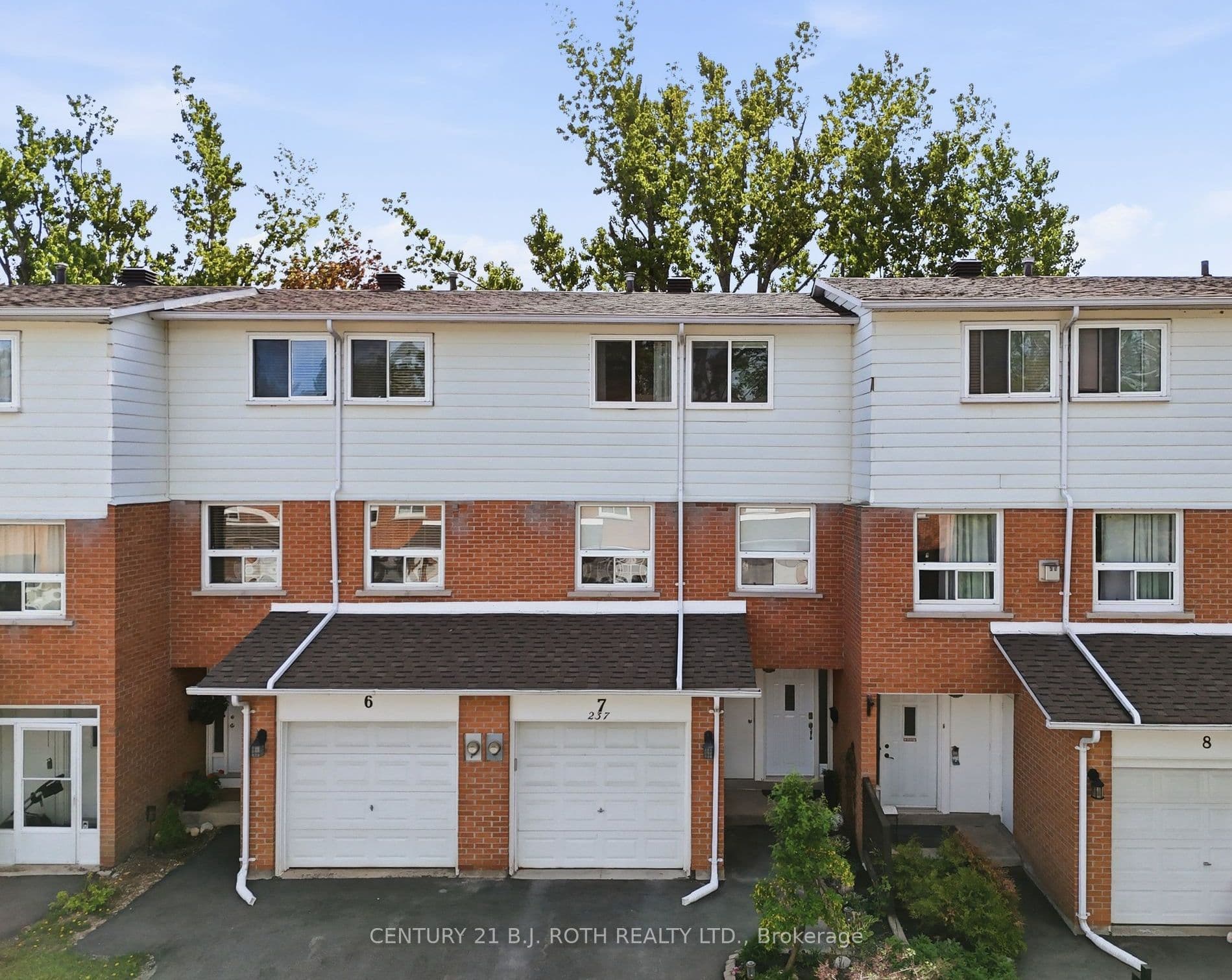 Unit 7 237 Steel Street photo 1