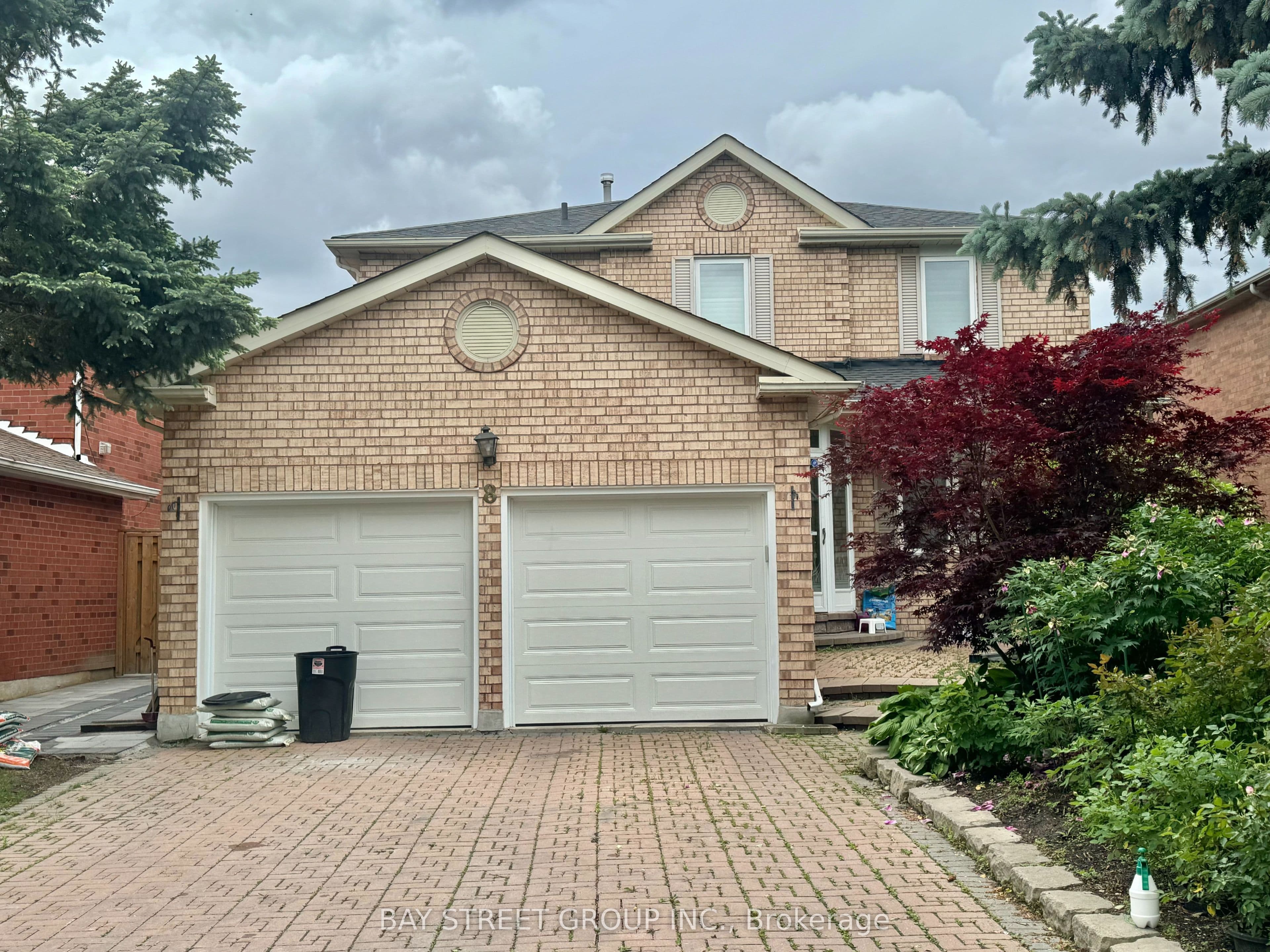 Unit One Bed In W/O Basement 8 Queensgate Court photo 1