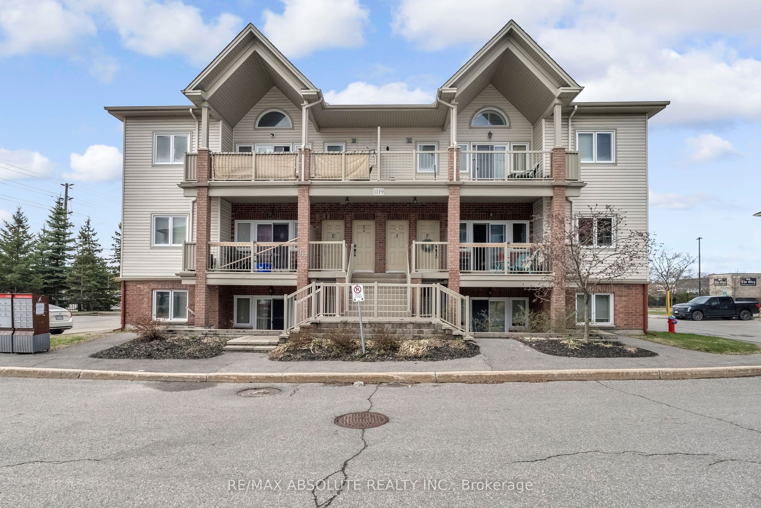 Unit F 1119 Stittsville Main Street photo 1