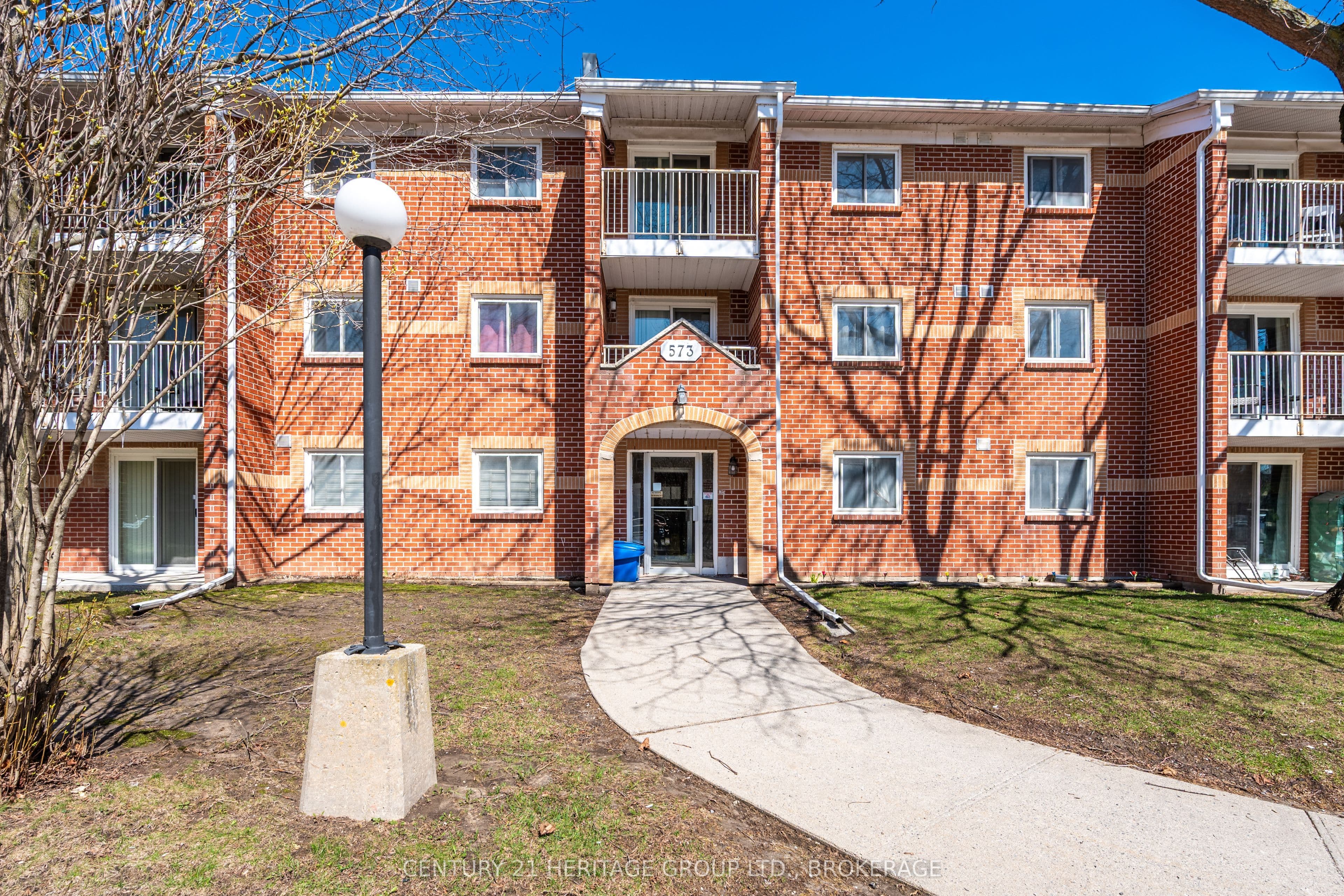 Unit 203 573 Armstrong Road photo 1