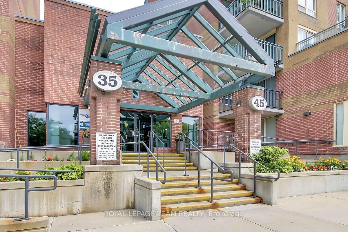 Unit 608 35 Holland Avenue photo 1