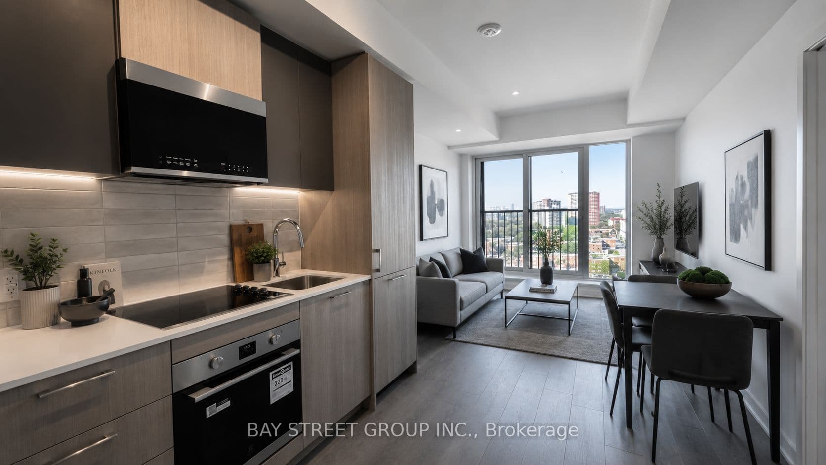10 Oak Street photo 1