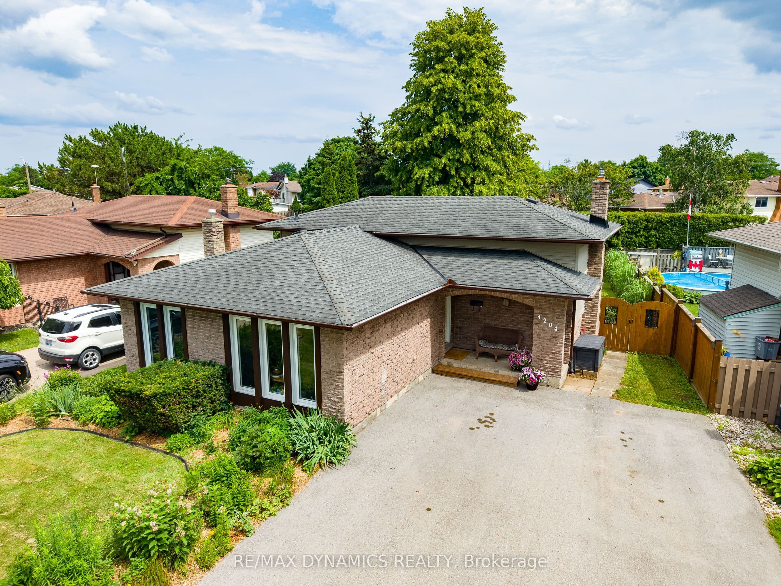 4204 Brookdale Drive photo 1