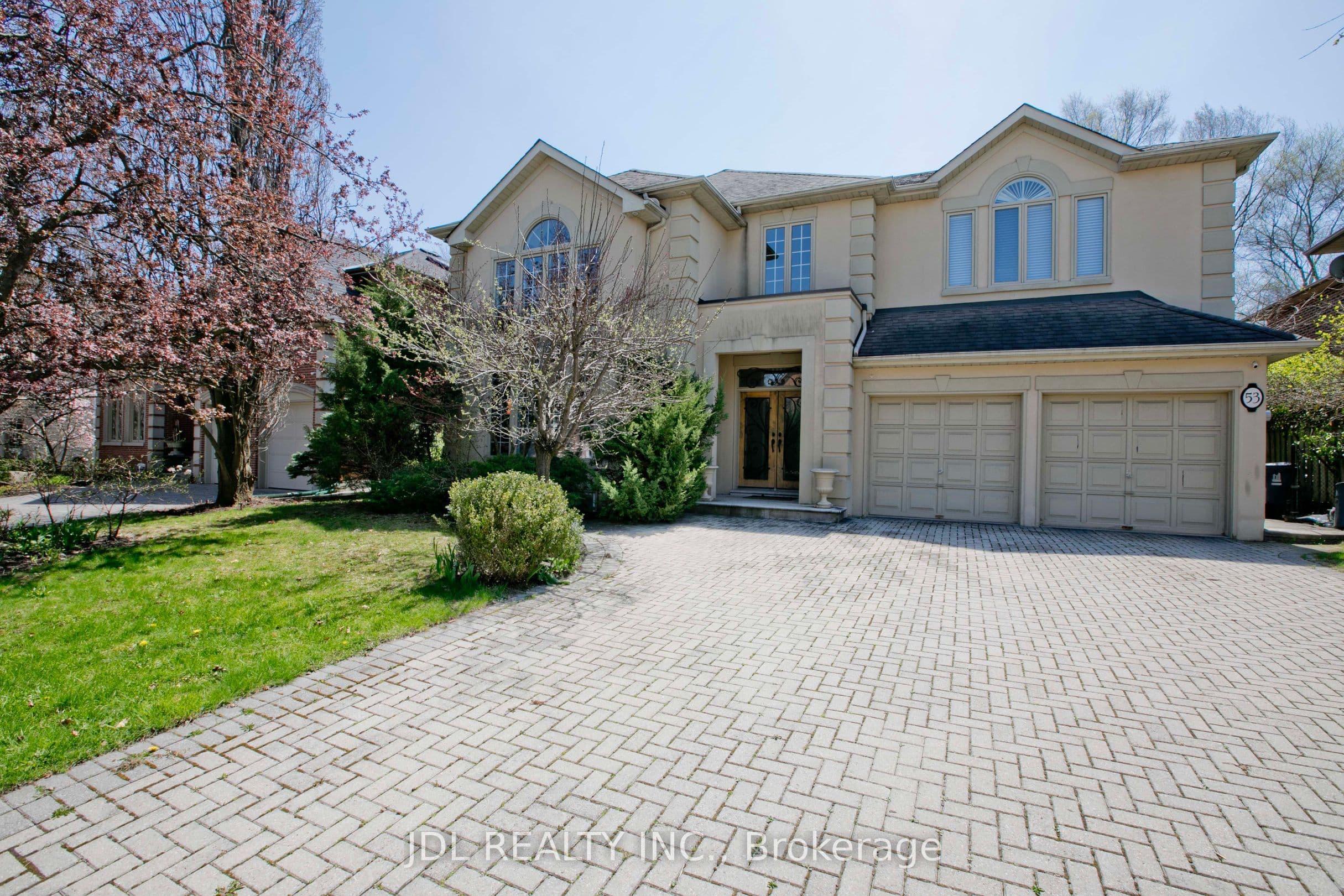 53 Aldershot Crescent photo 1