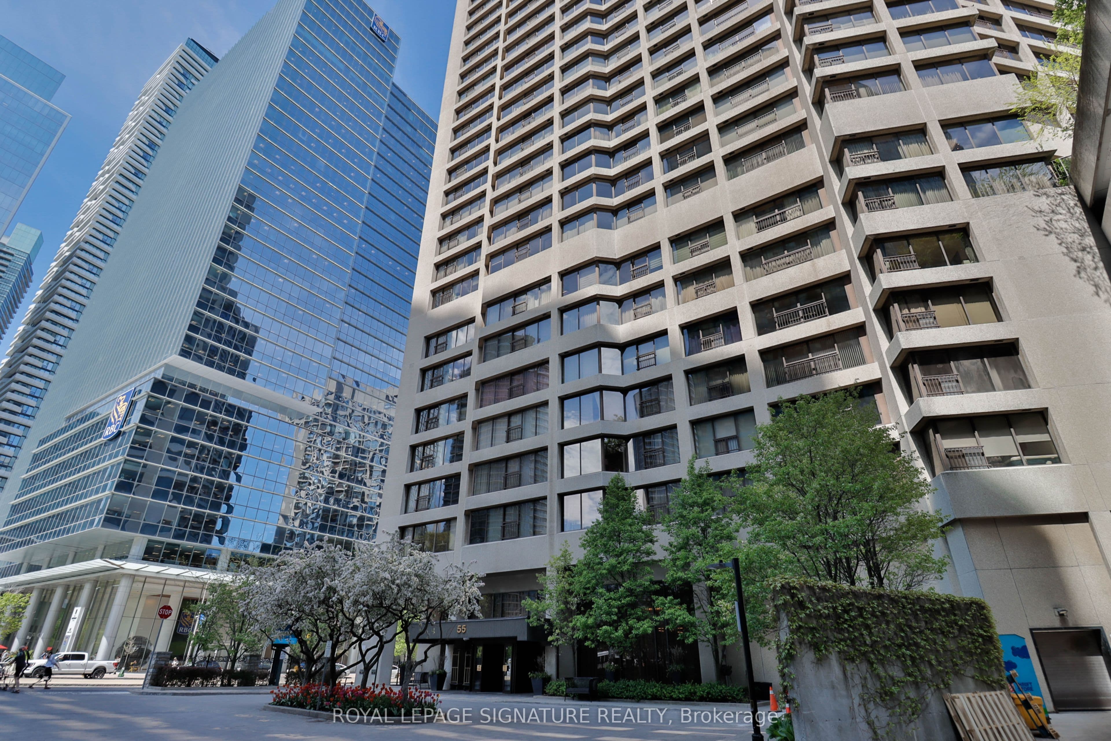 Unit PH10 55 Harbour Square photo 1