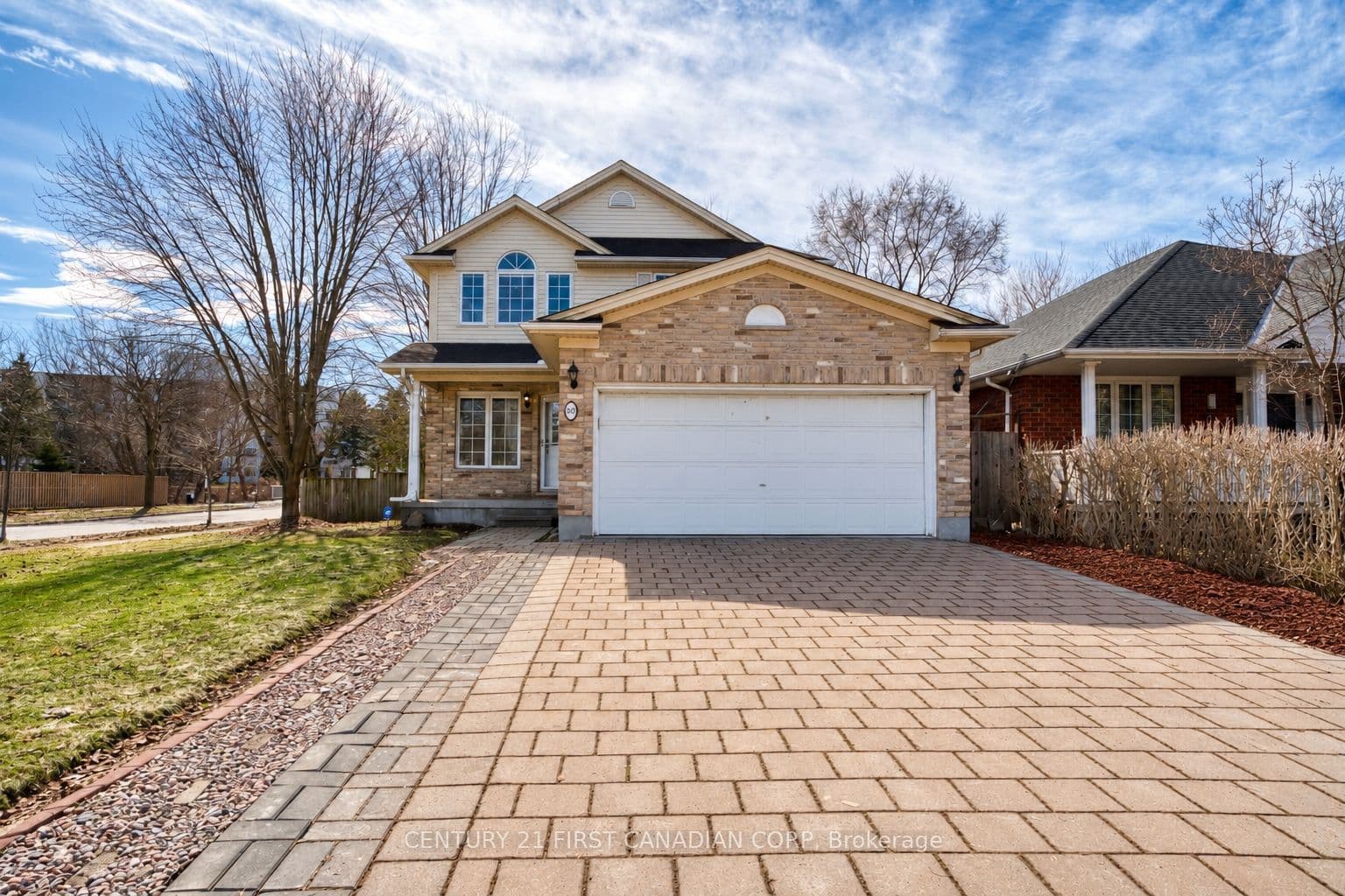 89 Mctaggart Court photo 1