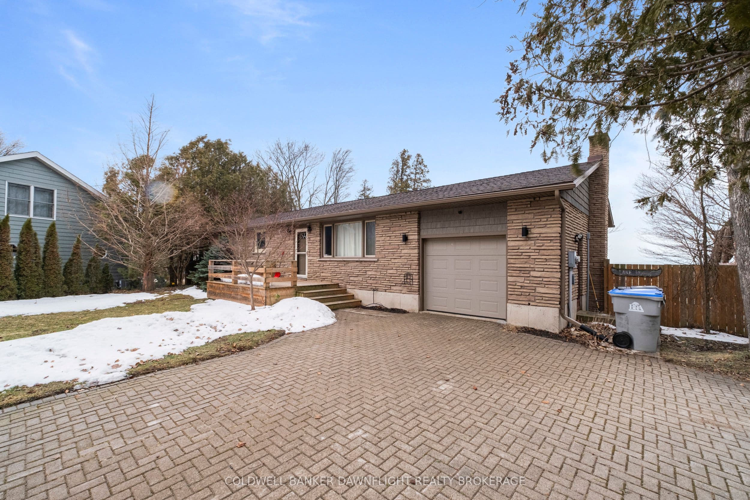 74399 Cardinal Court photo 1