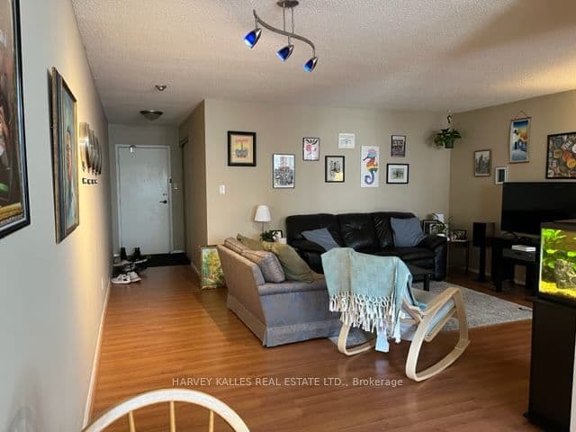 Unit 1216 633 Bay Street photo 1