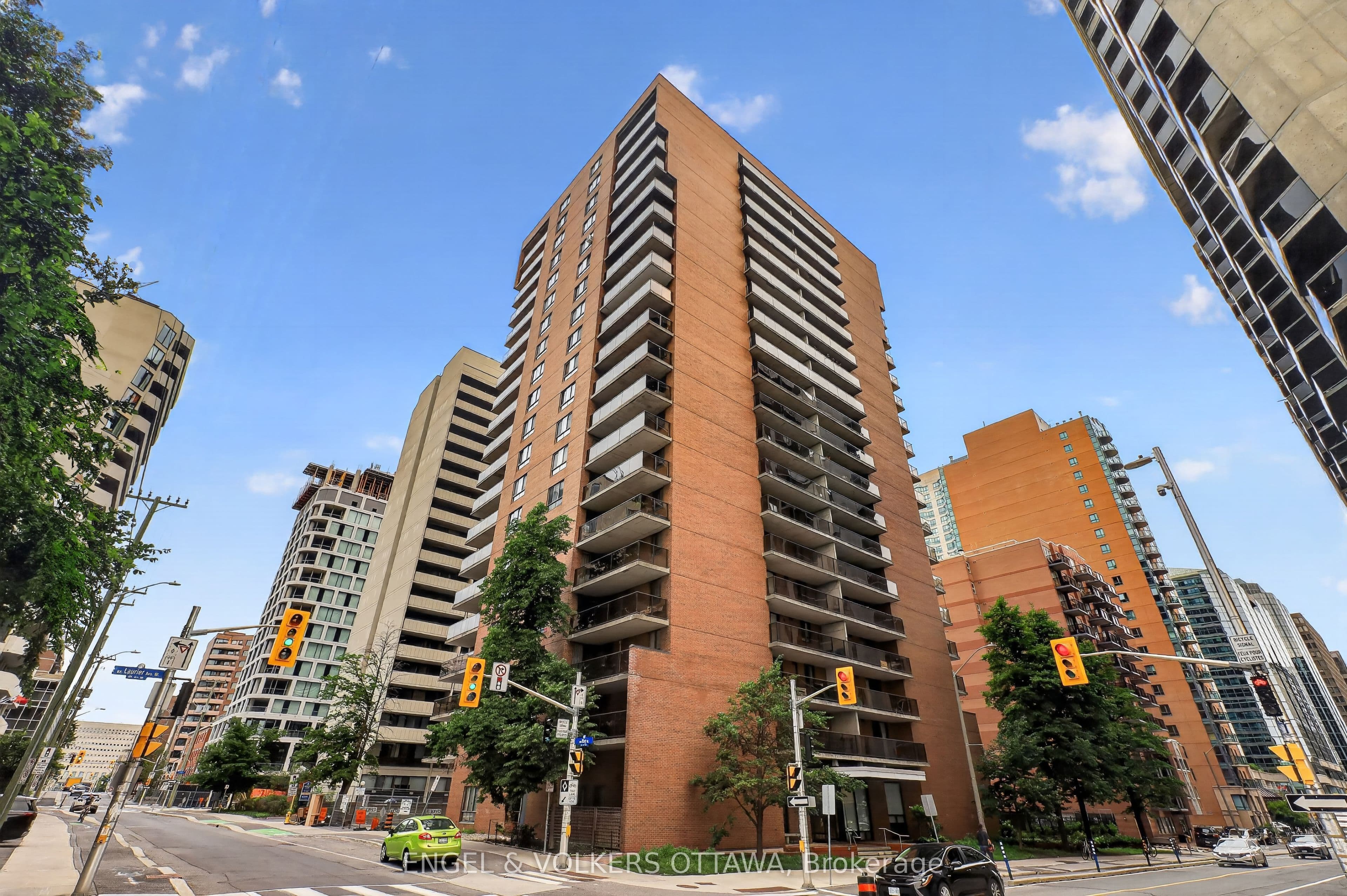 Unit 1007 475 Laurier Avenue photo 1