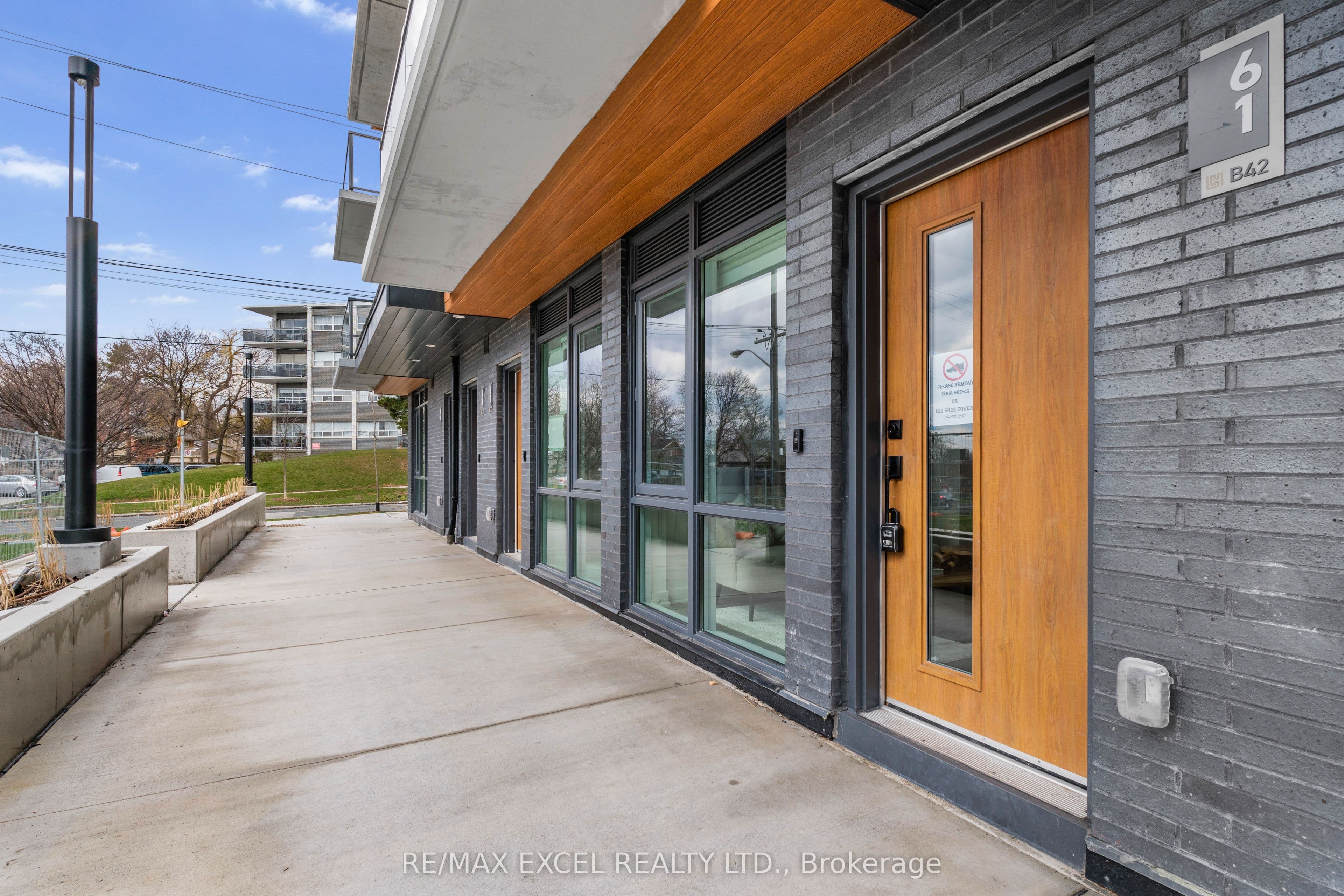 Unit 18 75 Curlew Drive photo 1
