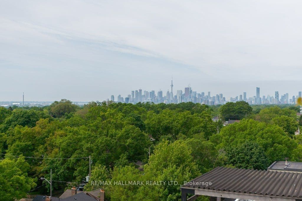 Unit 807 2301 Danforth Avenue photo 1