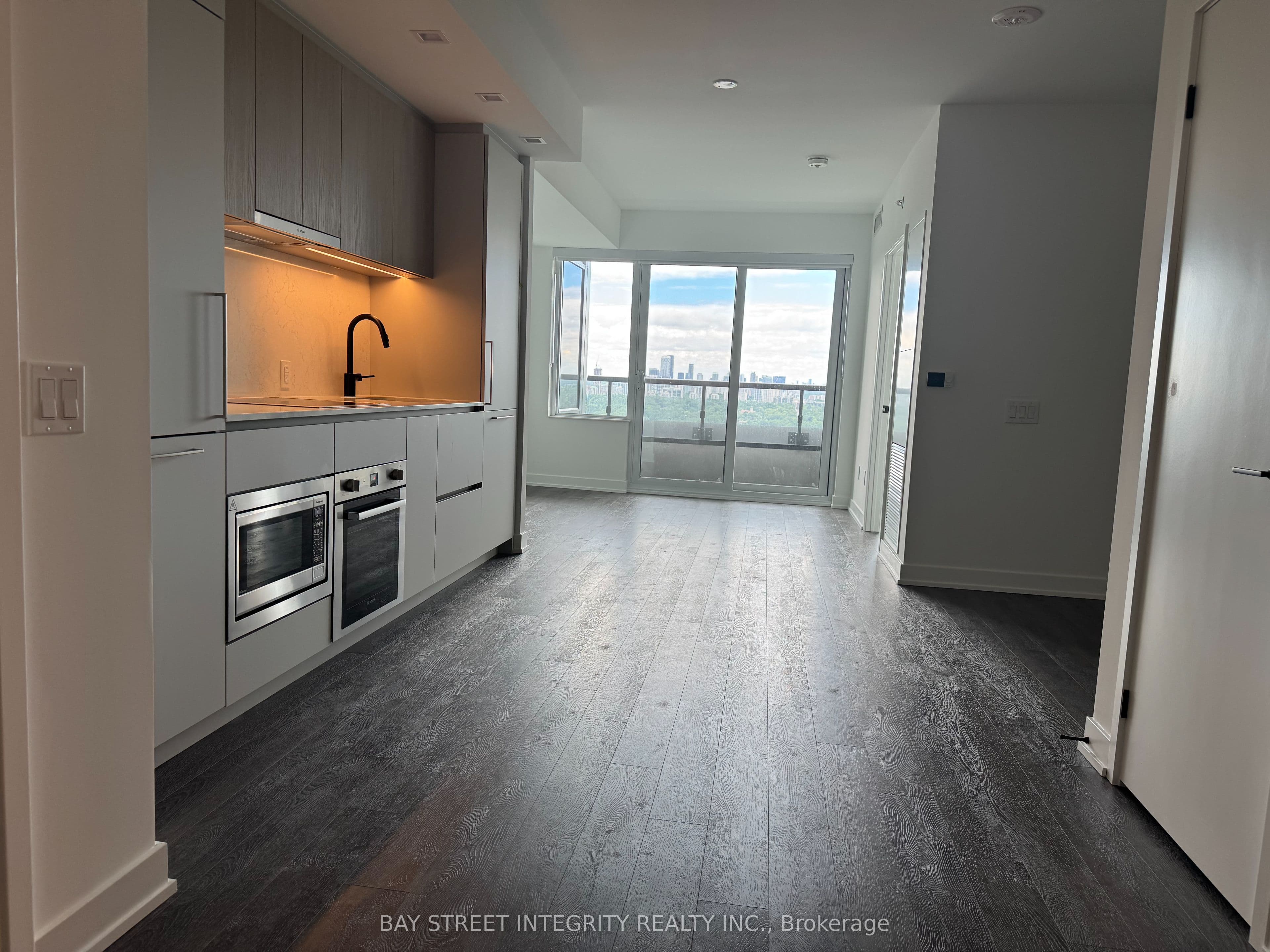 Unit 3805 609 Sherbourne Street photo 1
