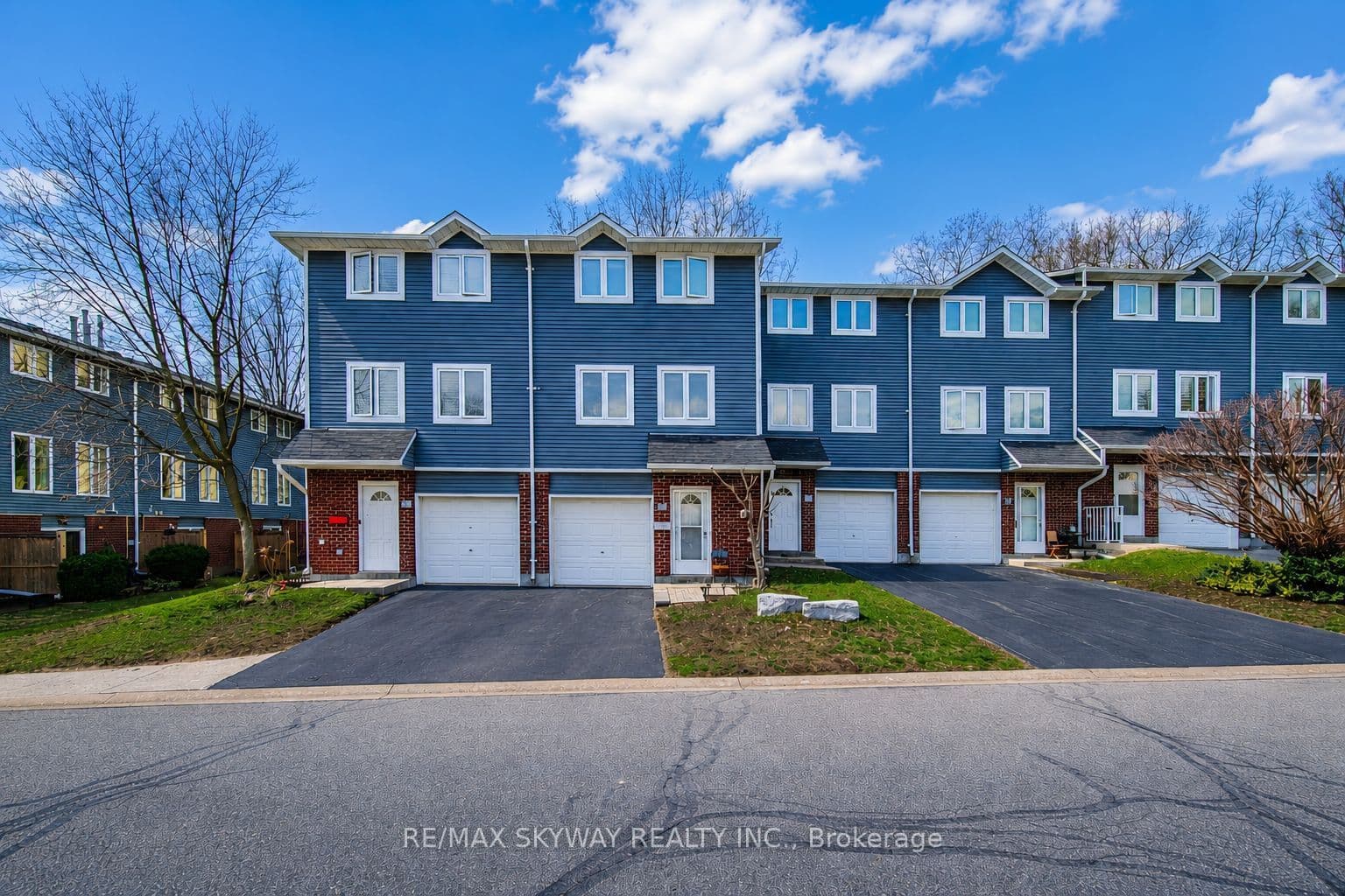 Unit B 56 Harris Avenue photo 1