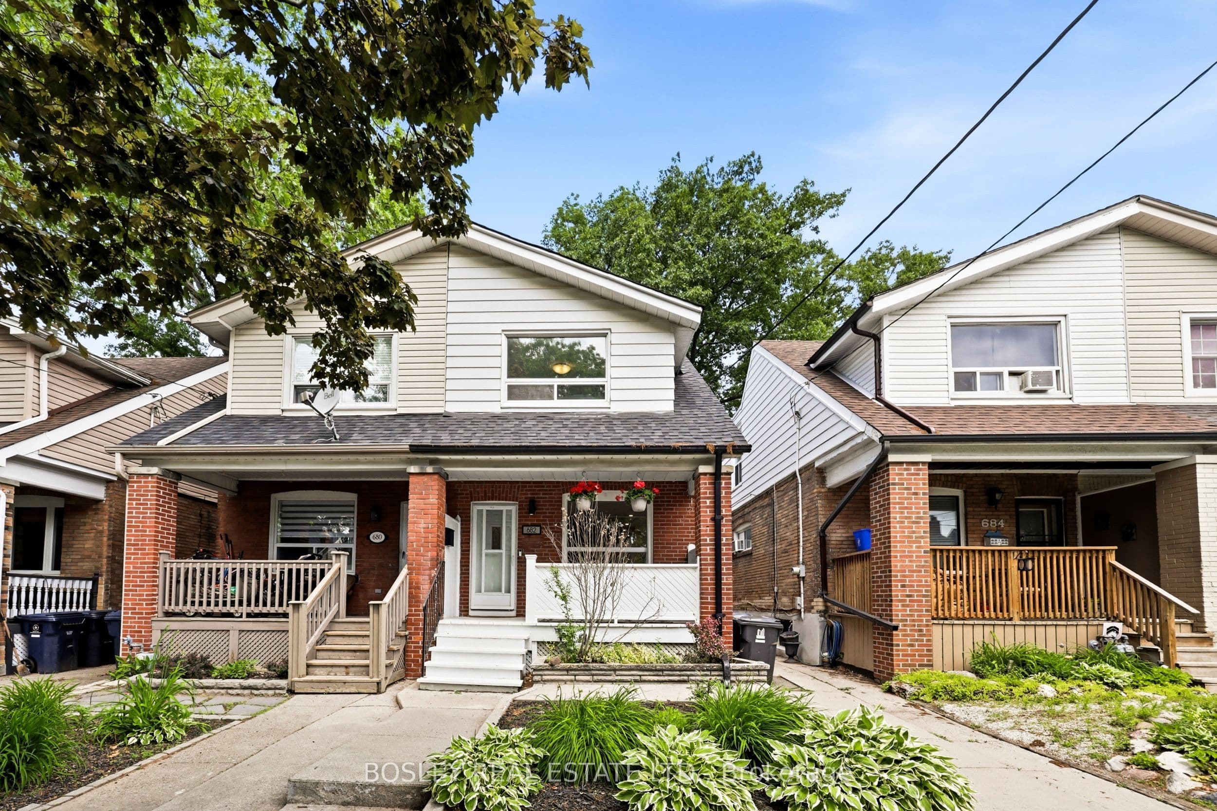 682 Milverton Boulevard photo 1