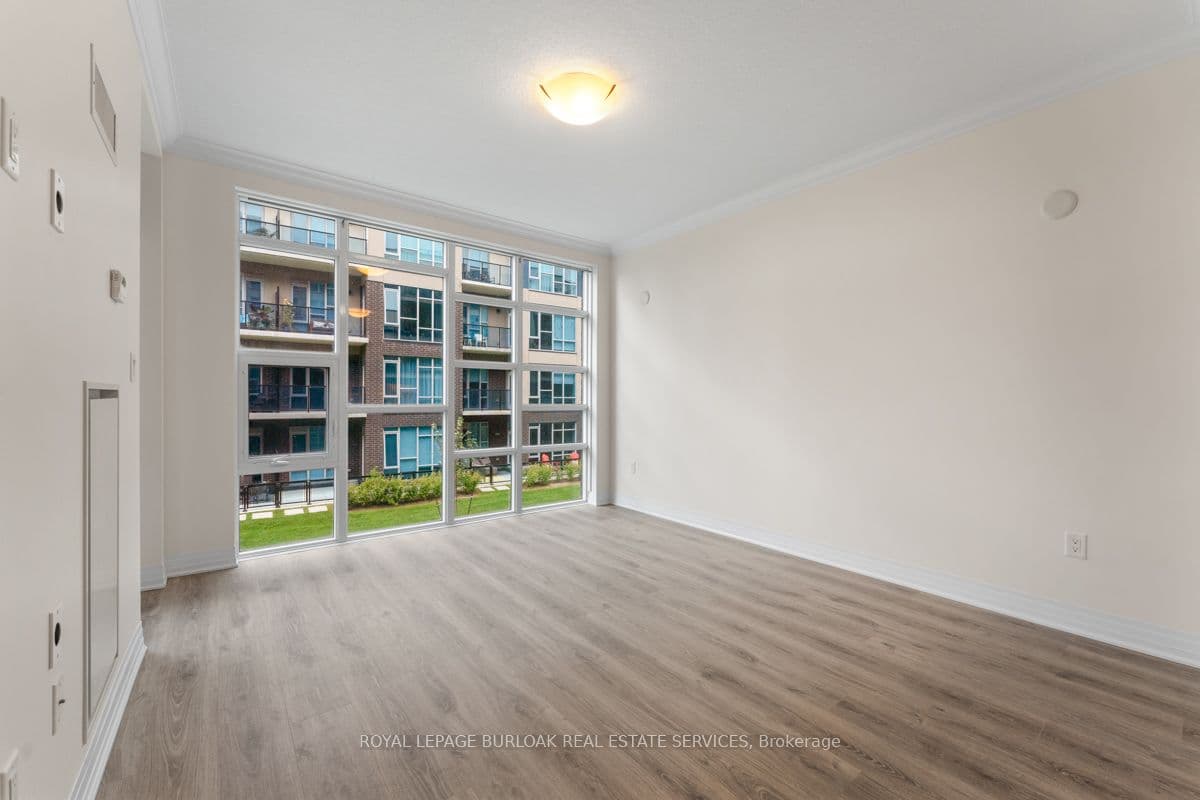 Unit 213 10 Concord Place photo 1