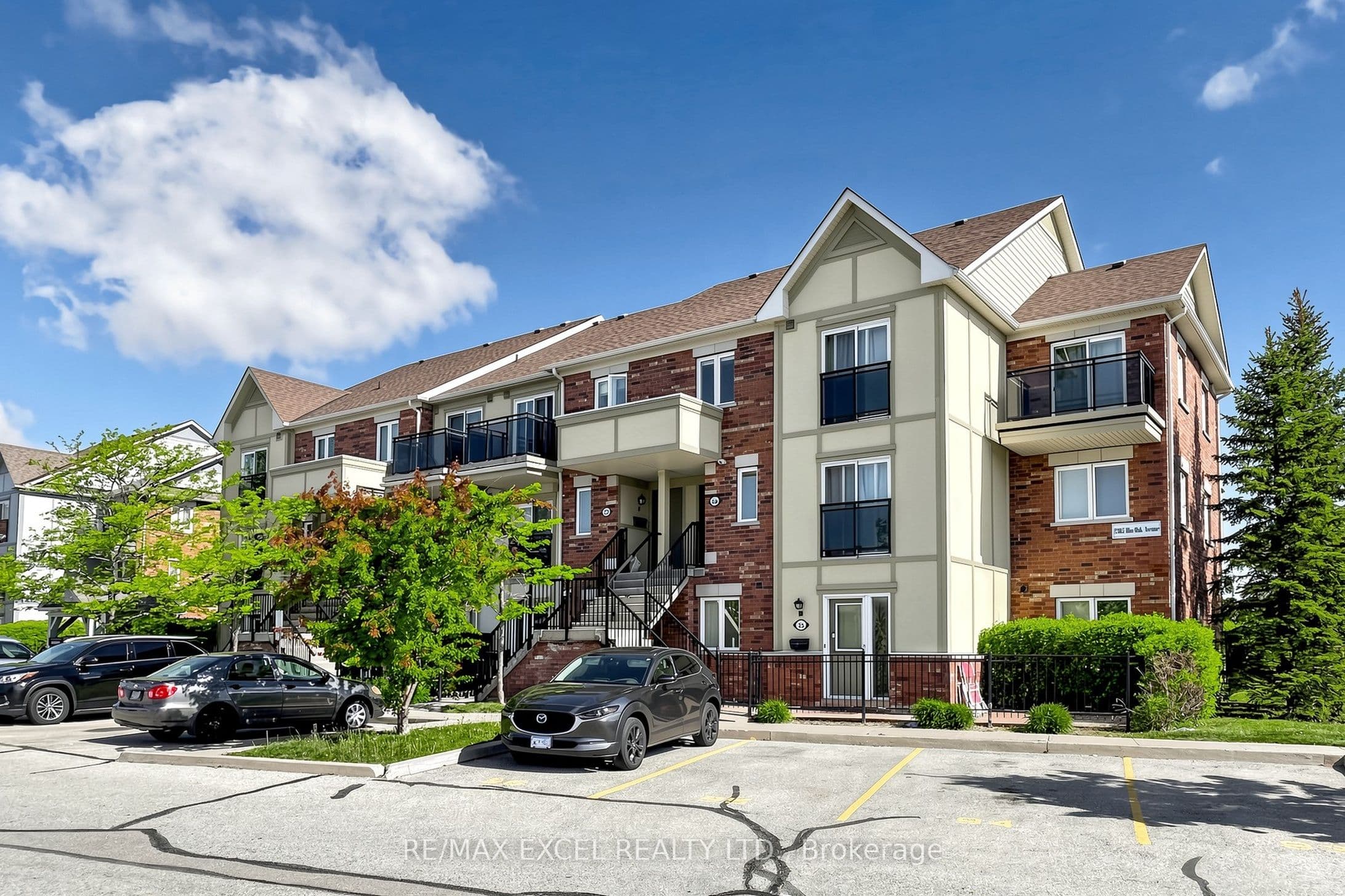 Unit 28 2285 Bur Oak Avenue photo 1