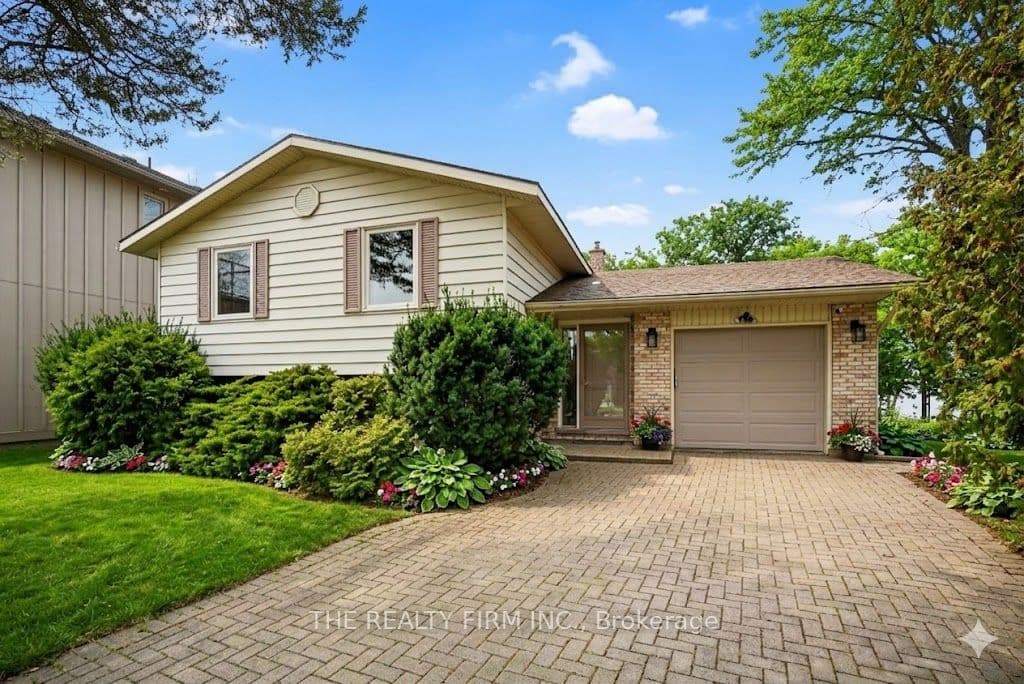 4084 Bluepoint Drive photo 1