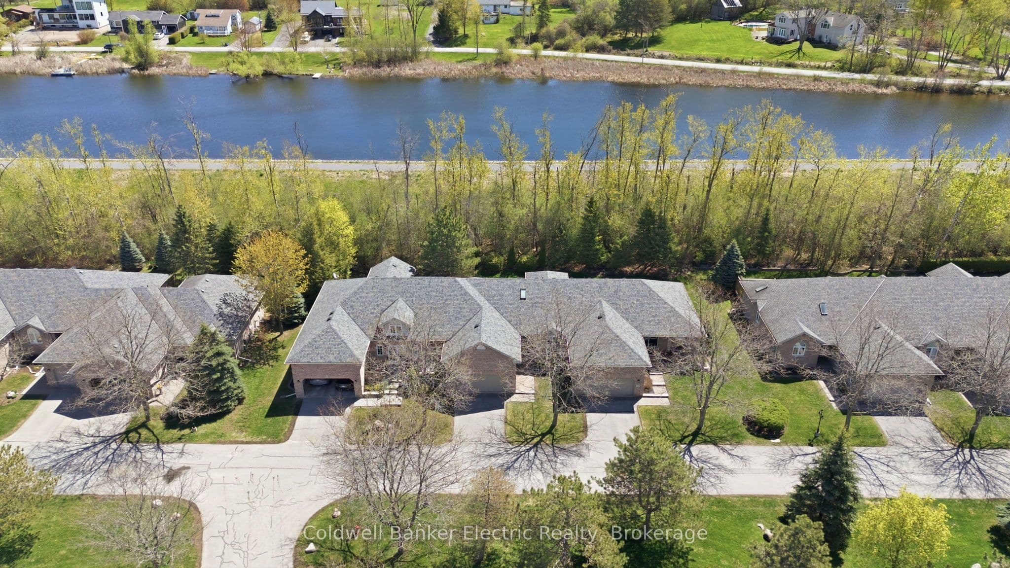 Unit 40 300 Franmor Drive photo 1