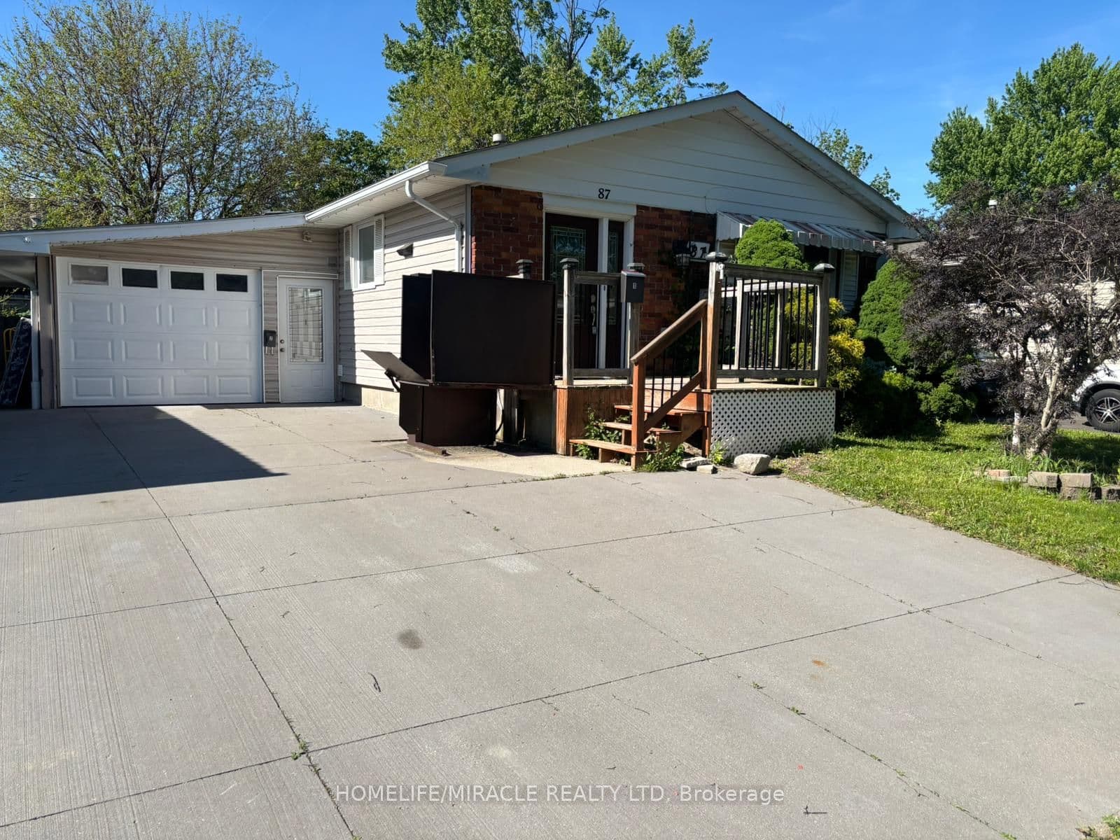 87 Renny Crescent photo 1