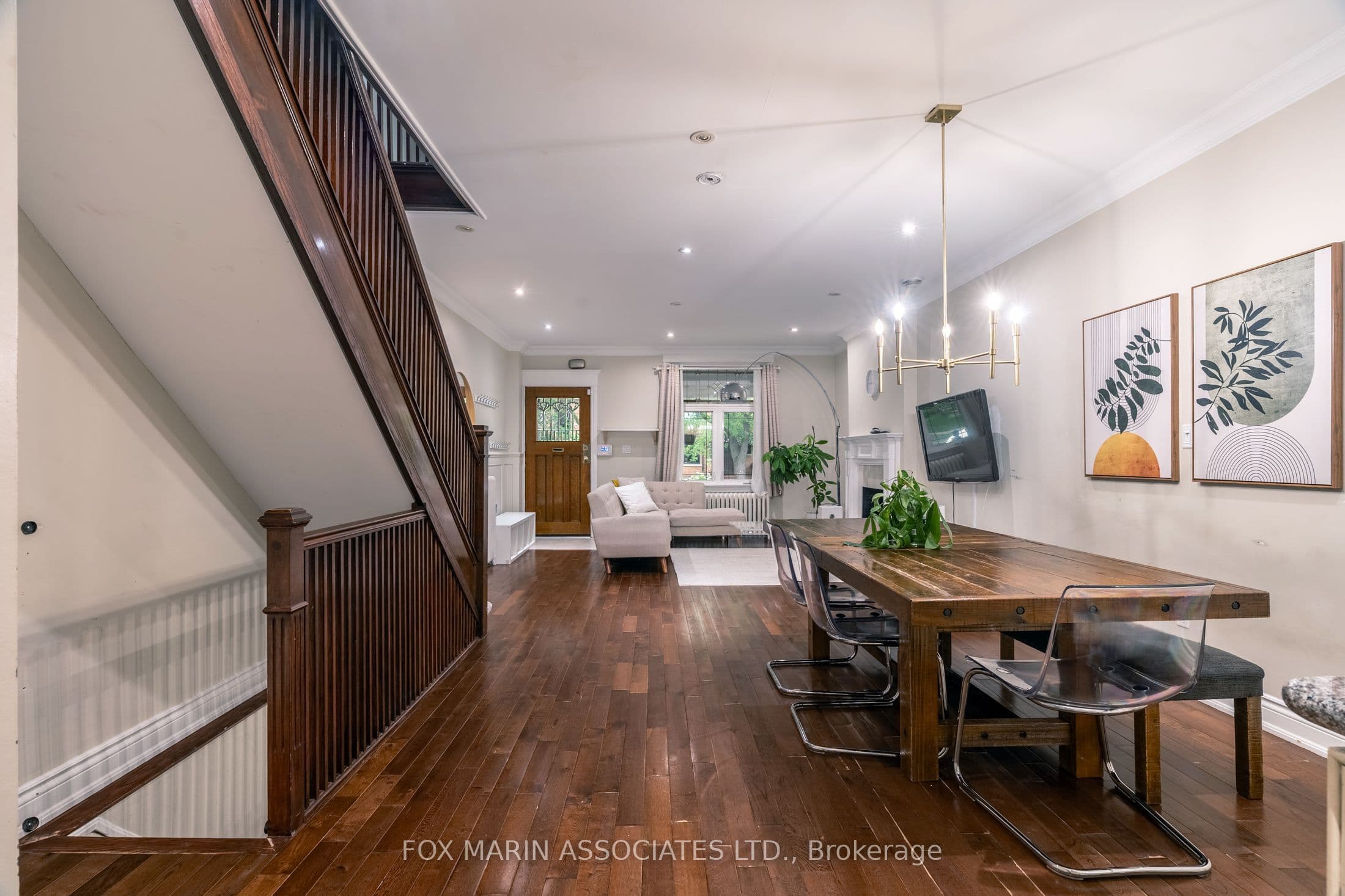 31 Browning Avenue photo 1
