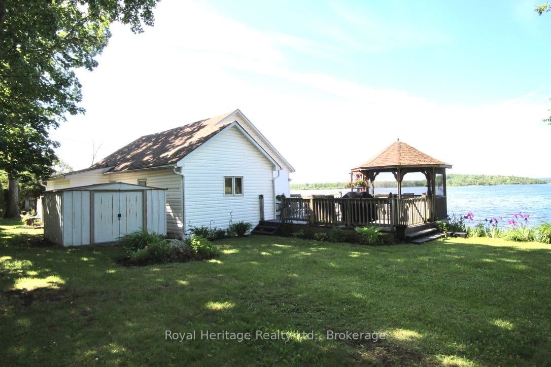 8 Bradley Bay Road photo 1
