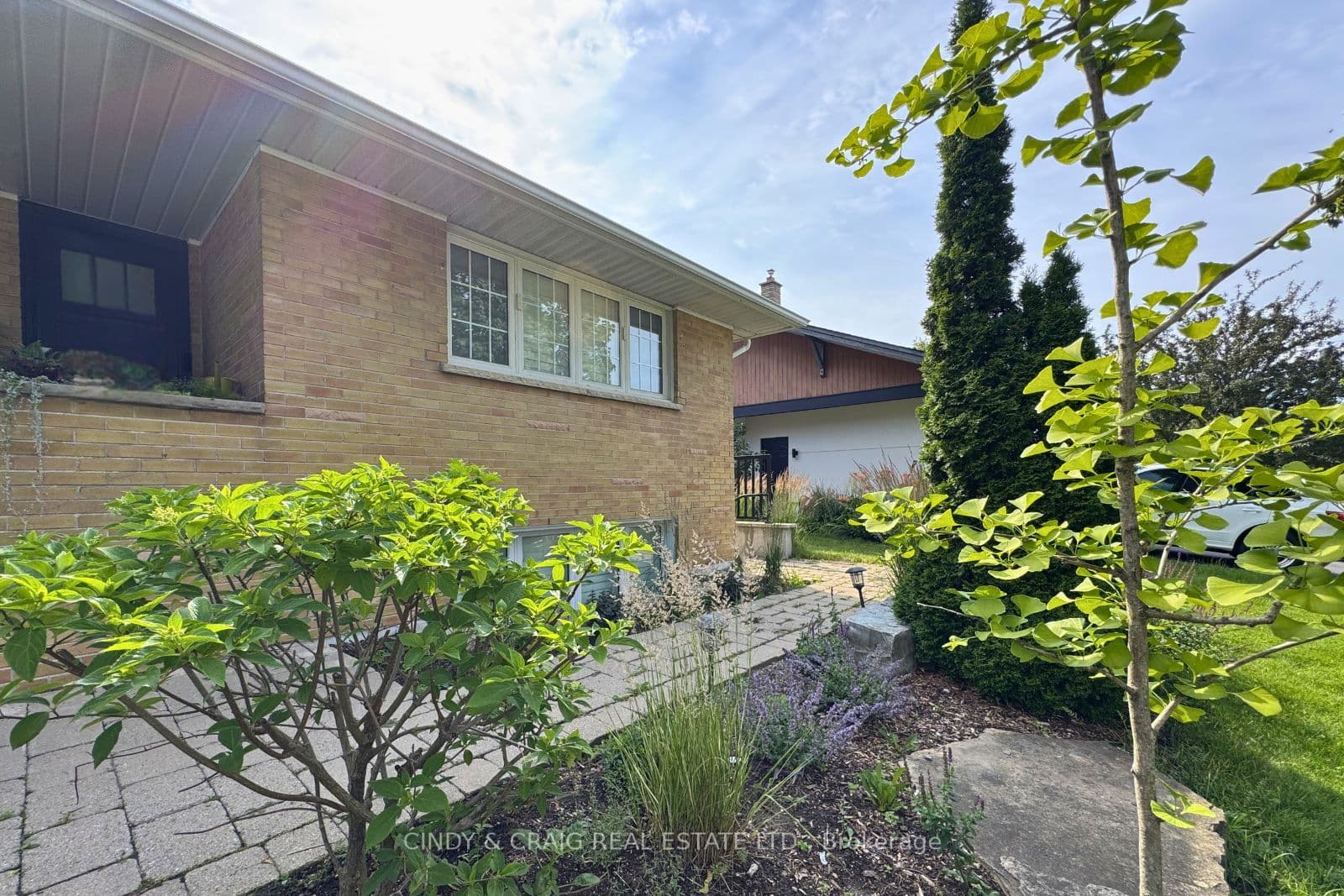 Unit Basement 679 Oshawa Boulevard photo 1