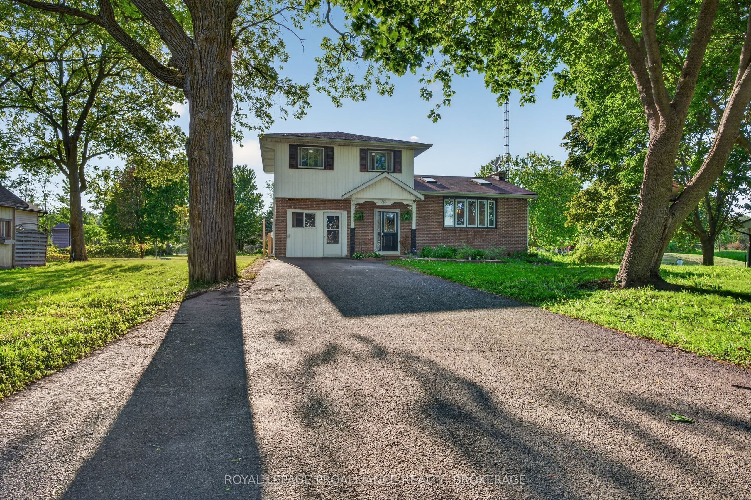 3825 CLARKE Road photo 1
