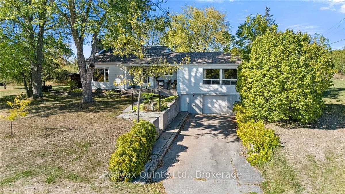 404 Bridge Street photo 1