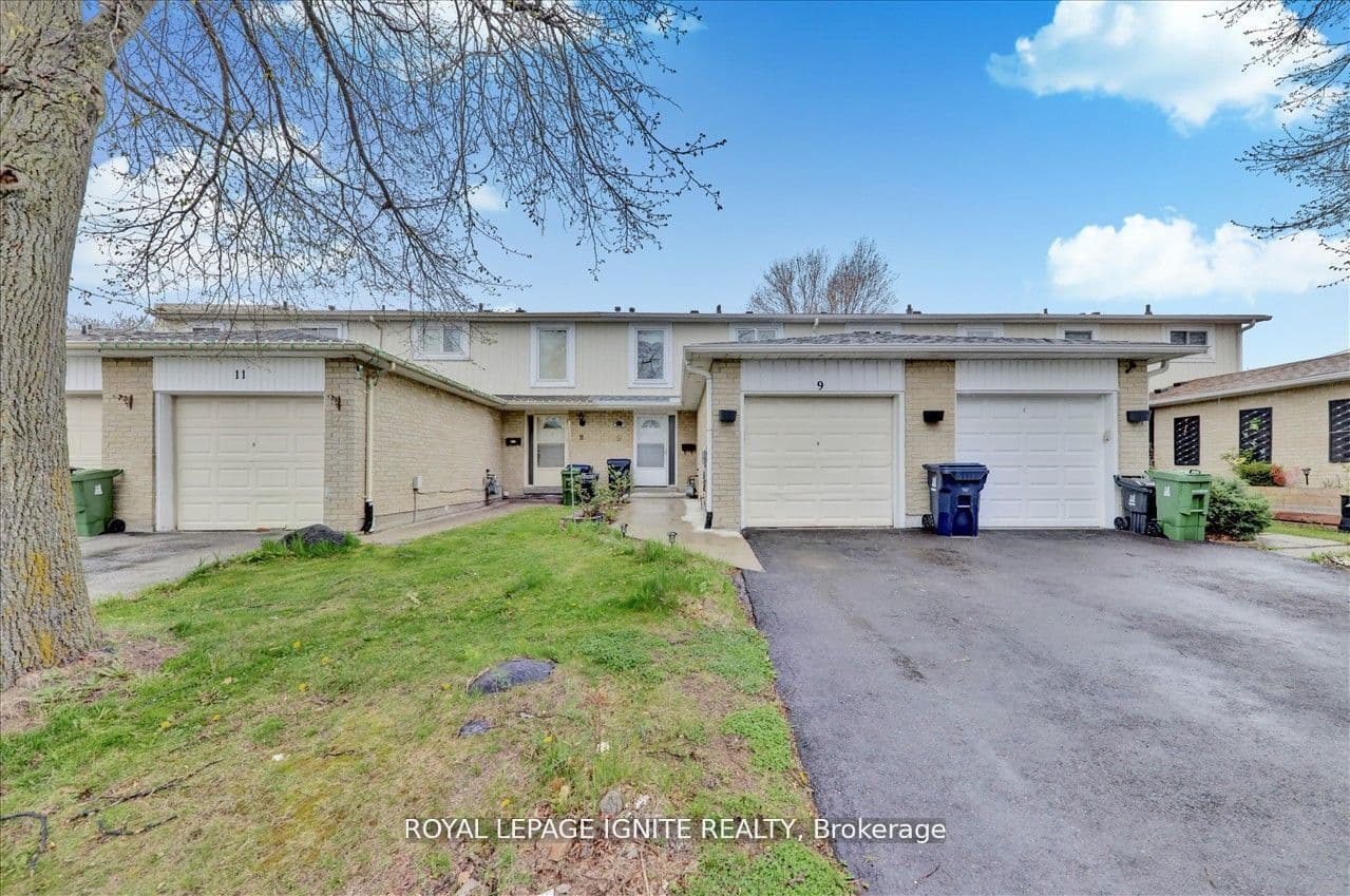 9 Pilkey Crescent photo 1
