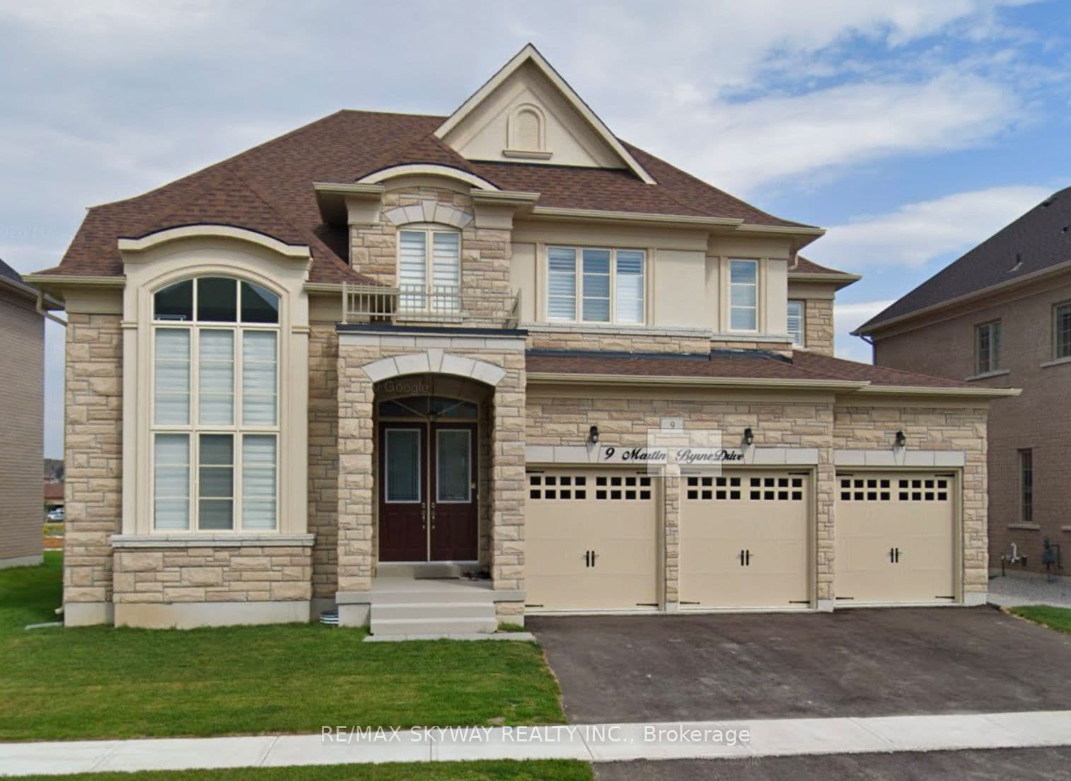 9 Martin Byrne Drive photo 1