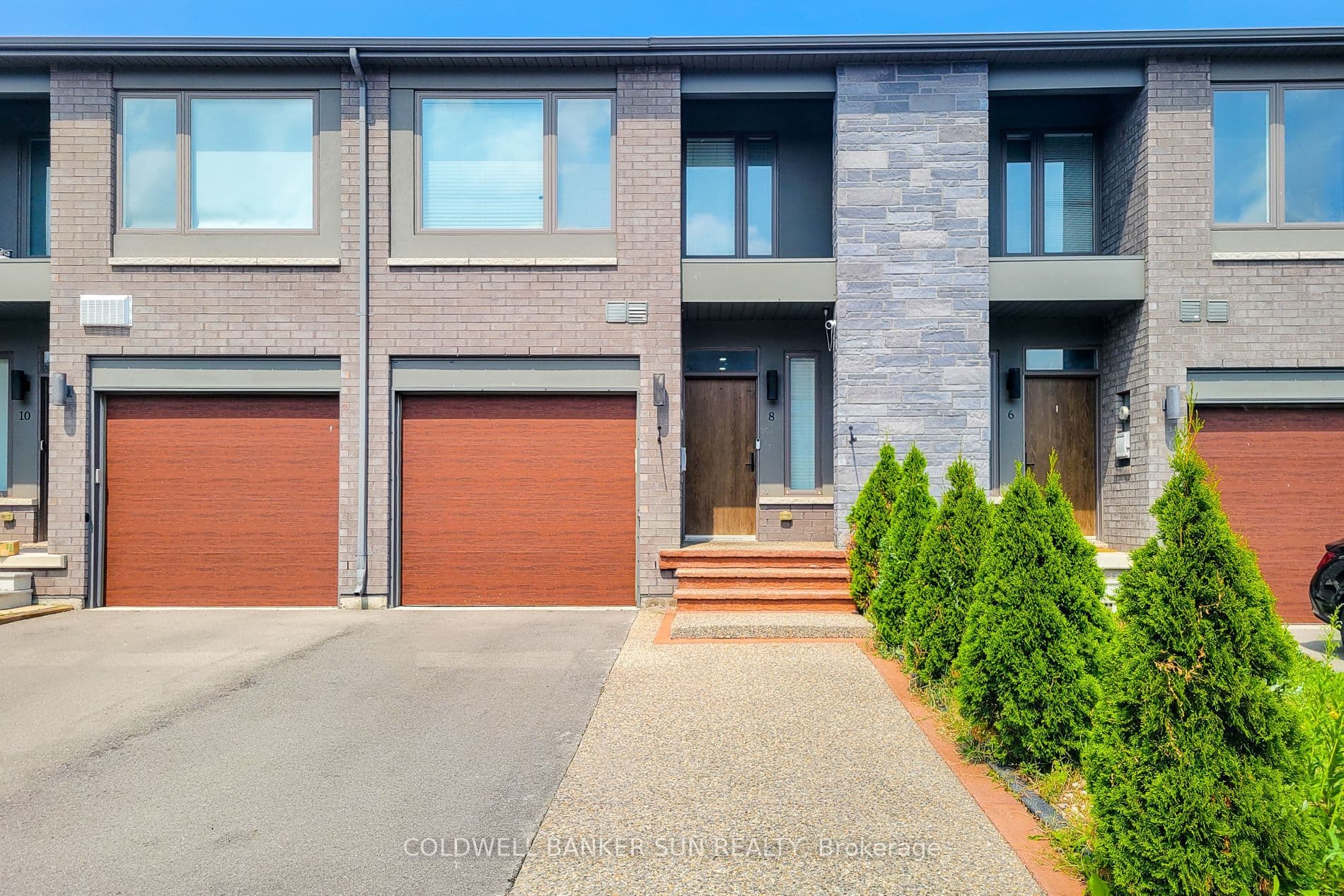 8 Bedrock Drive photo 1