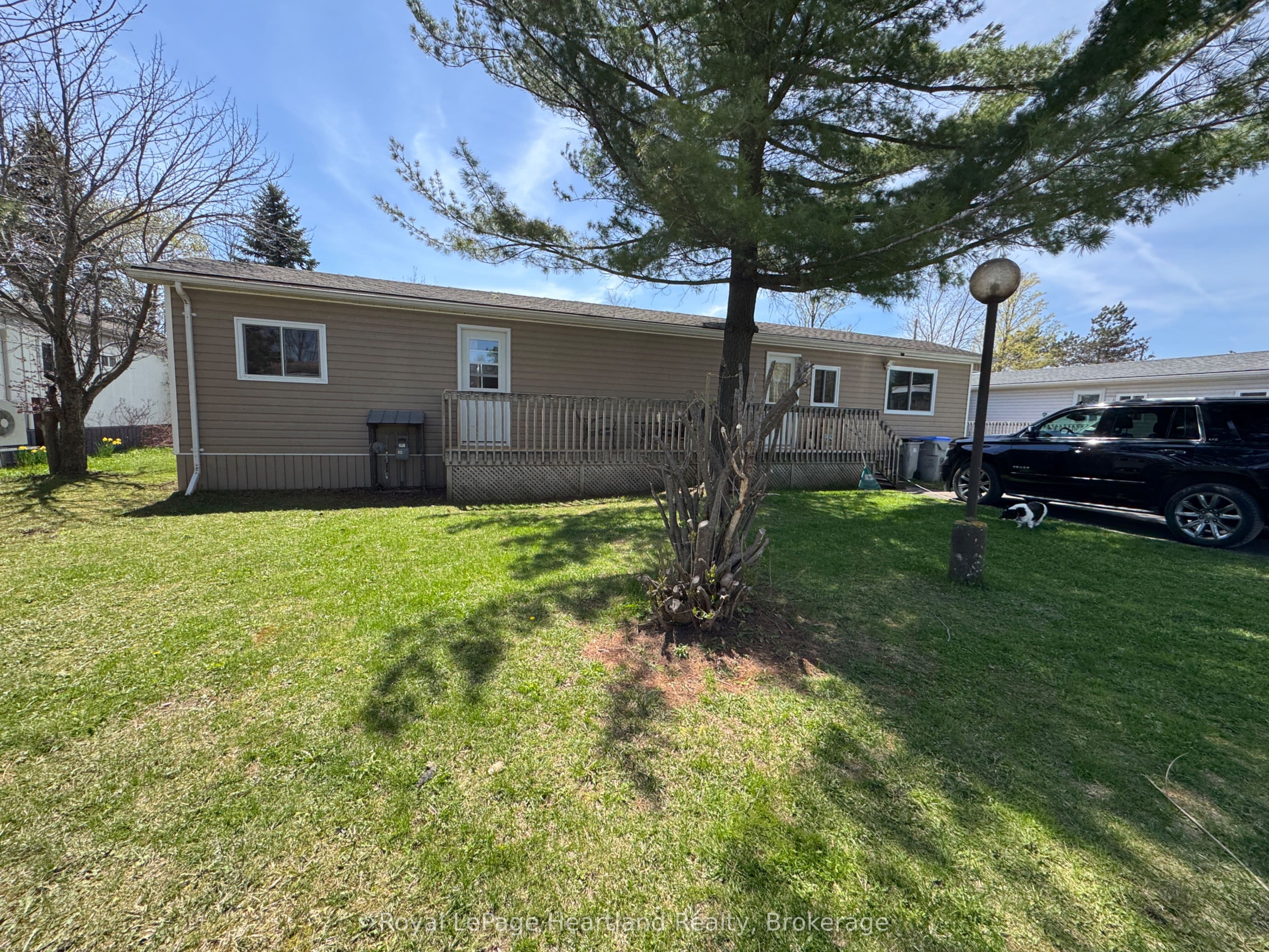 Unit 36 39724 Amberley Road photo 1