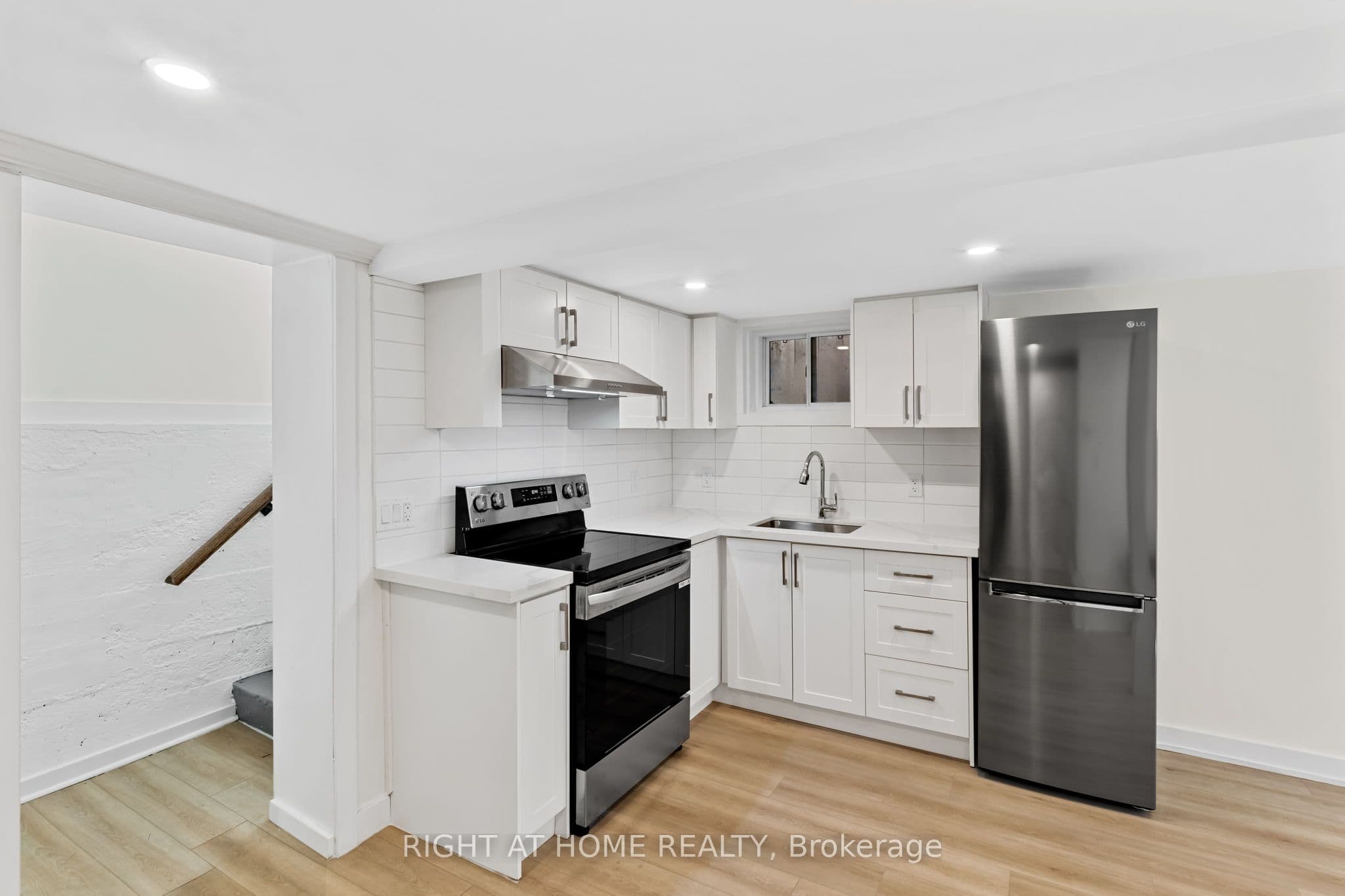 Unit 1 477 Montrave Avenue photo 1