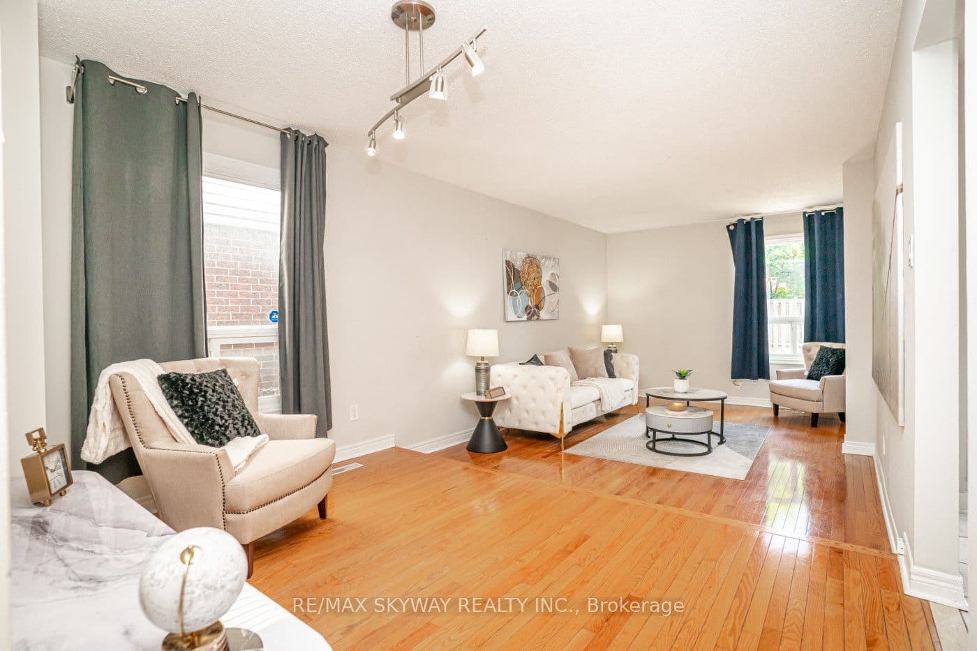 15 Cresswell Drive photo 1