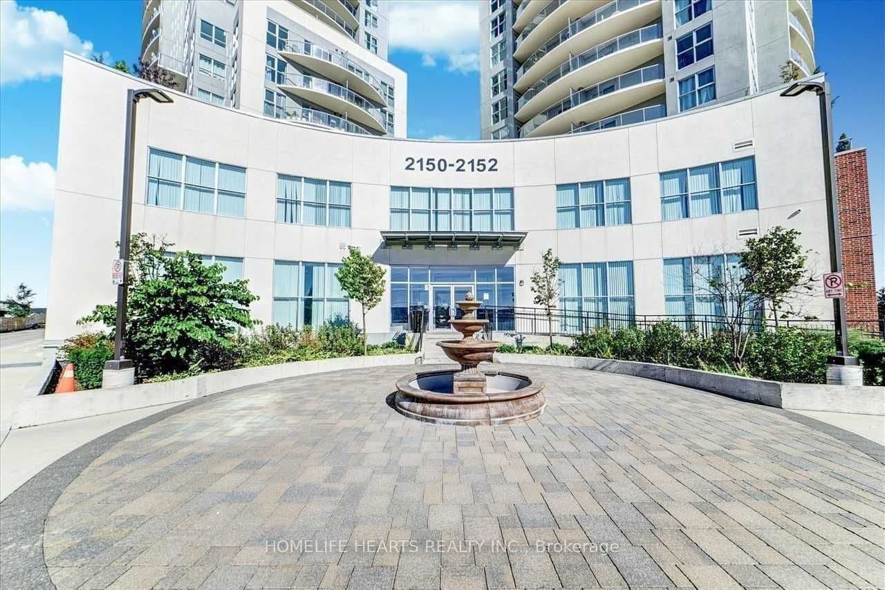 Unit 206 2152 Lawrence Avenue photo 1